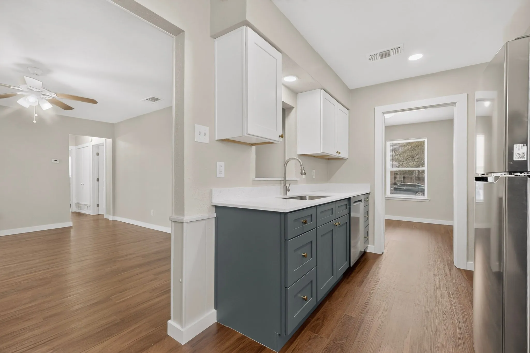 Single Family Residence For Rent in Collin County , 1717 Japonica Lane, Plano, Texas 75074, 3 Bedroom, 2 Bathroom, 1 Garage spaces, 1,384 Sqft, built in 1969, mls#21352157, Real Estate Agent in Plano, Homes For Rent in Collin county, Homes For Rent in Plano, Realtor in Plano Texas, Real Estate Brokerage Independent Realty Texas, Luminita Cordes Realtor