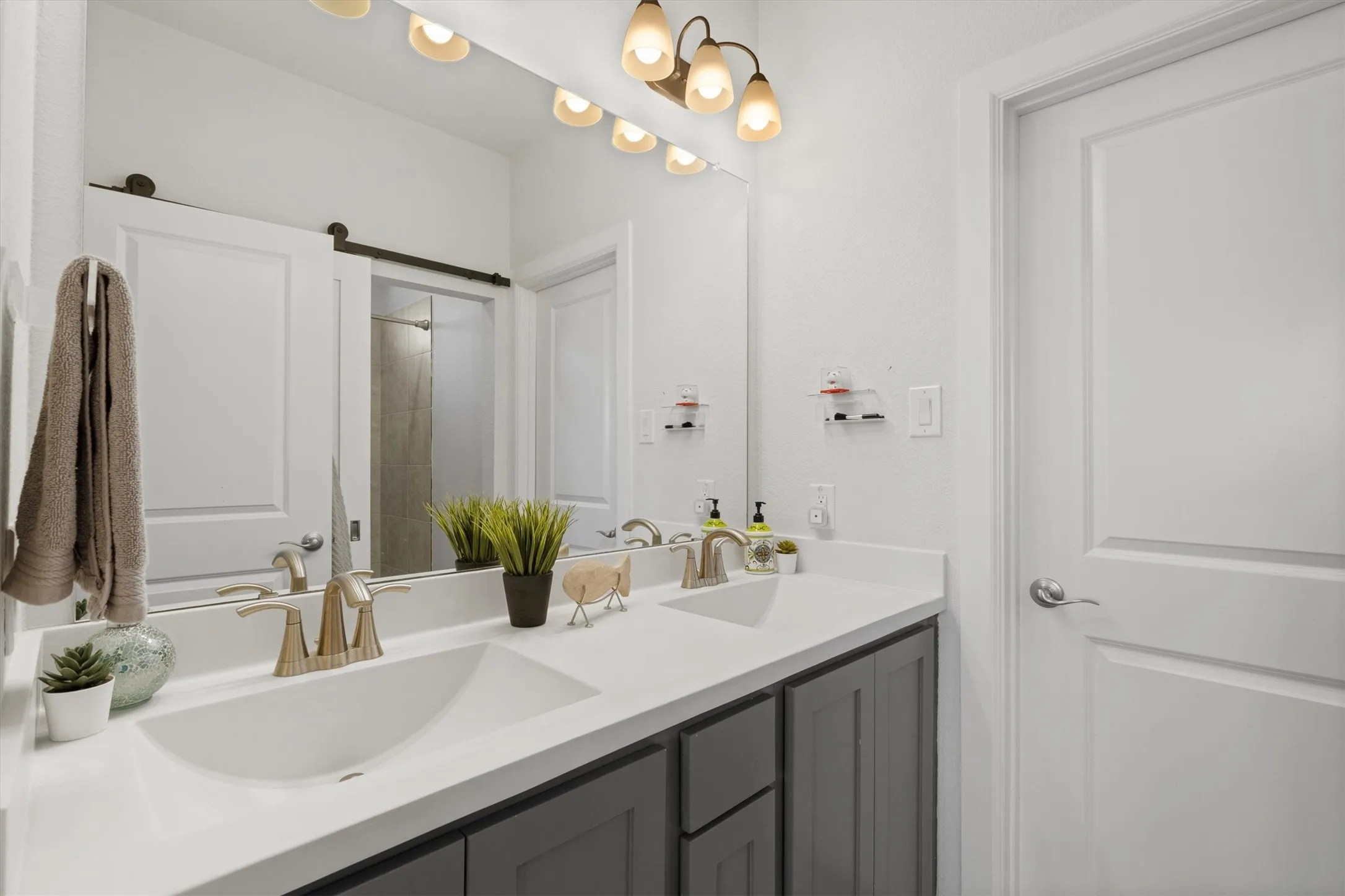 Single Family Residence For Sale in Collin County , 12110 Curry Creek Drive, Frisco, Texas 75035, 5 Bedroom, 4 Bathroom, 2 Garage spaces, 3,621 Sqft, built in 2019, mls#21353165, Real Estate Agent in Frisco, Homes For Sale in Collin county, Homes For Sale in Frisco, Realtor in Frisco Texas, Real Estate Brokerage Independent Realty Texas, Luminita Cordes Realtor