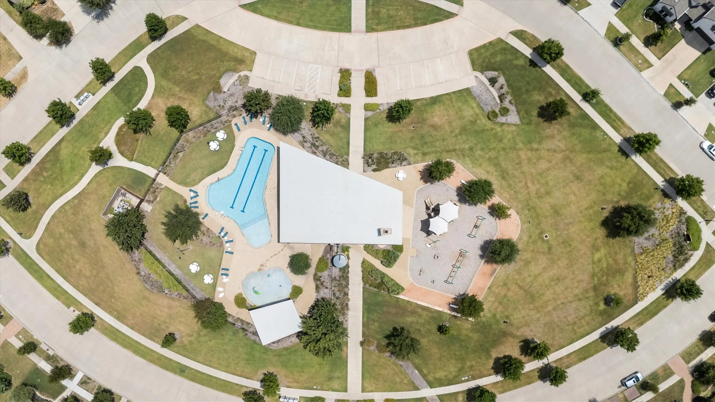 Single Family Residence For Sale in Collin County , 12110 Curry Creek Drive, Frisco, Texas 75035, 5 Bedroom, 4 Bathroom, 2 Garage spaces, 3,621 Sqft, built in 2019, mls#21353165, Real Estate Agent in Frisco, Homes For Sale in Collin county, Homes For Sale in Frisco, Realtor in Frisco Texas, Real Estate Brokerage Independent Realty Texas, Luminita Cordes Realtor