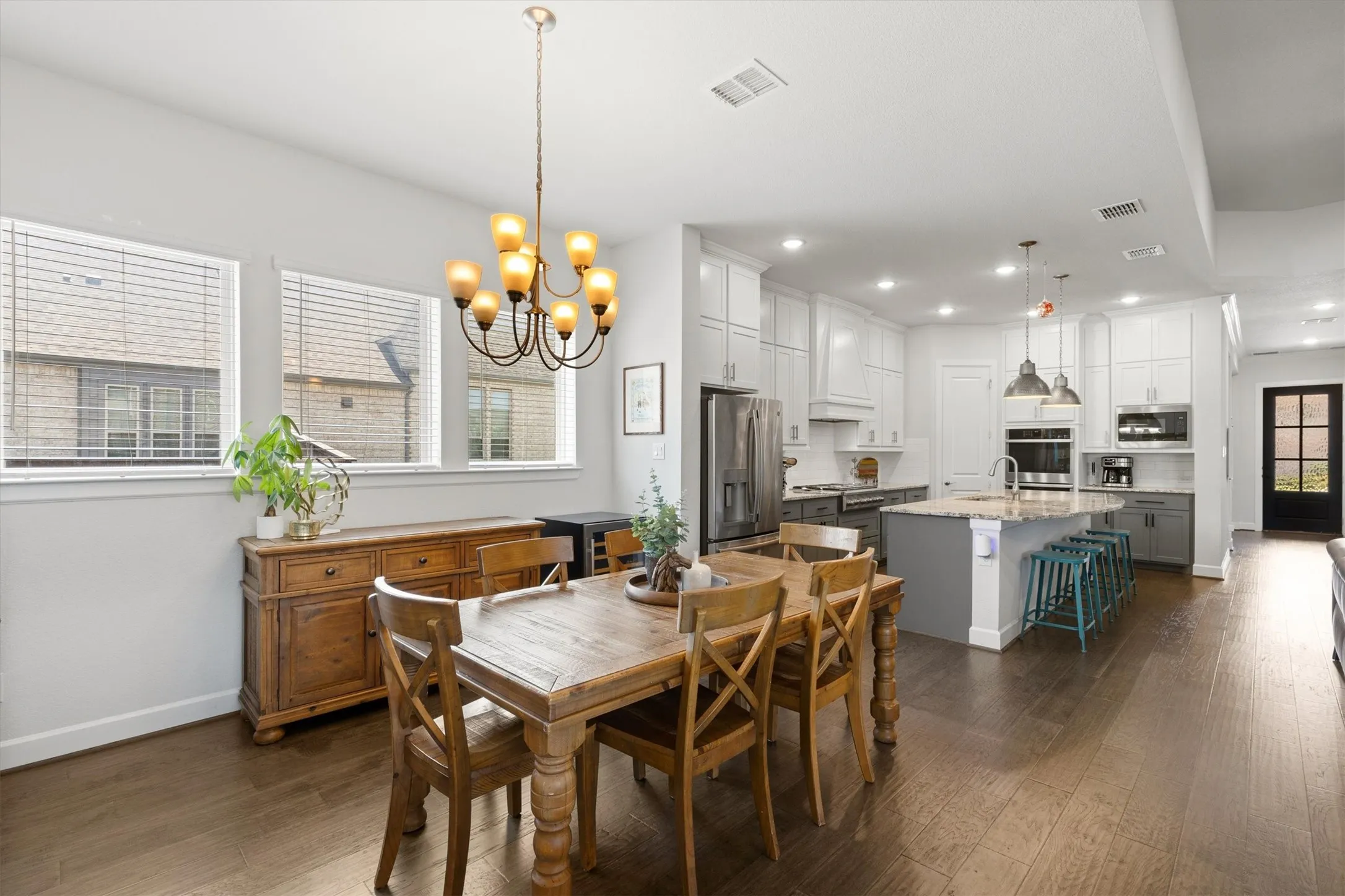 Single Family Residence For Sale in Collin County , 12110 Curry Creek Drive, Frisco, Texas 75035, 5 Bedroom, 4 Bathroom, 2 Garage spaces, 3,621 Sqft, built in 2019, mls#21353165, Real Estate Agent in Frisco, Homes For Sale in Collin county, Homes For Sale in Frisco, Realtor in Frisco Texas, Real Estate Brokerage Independent Realty Texas, Luminita Cordes Realtor