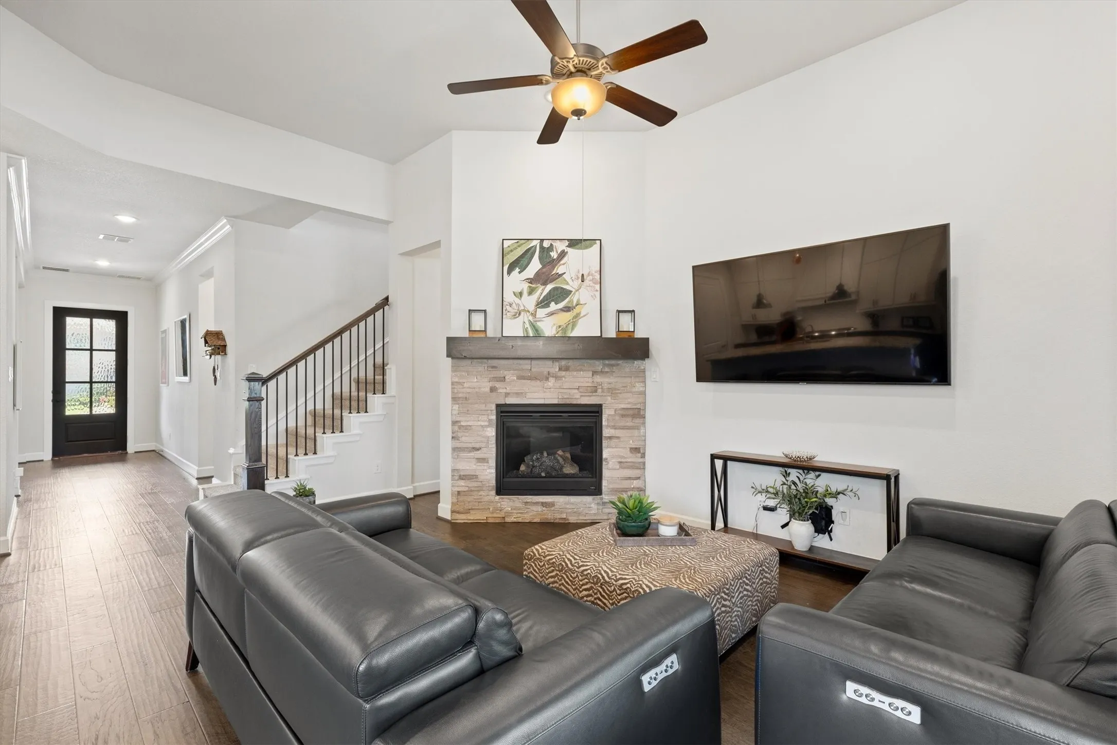 Single Family Residence For Sale in Collin County , 12110 Curry Creek Drive, Frisco, Texas 75035, 5 Bedroom, 4 Bathroom, 2 Garage spaces, 3,621 Sqft, built in 2019, mls#21353165, Real Estate Agent in Frisco, Homes For Sale in Collin county, Homes For Sale in Frisco, Realtor in Frisco Texas, Real Estate Brokerage Independent Realty Texas, Luminita Cordes Realtor