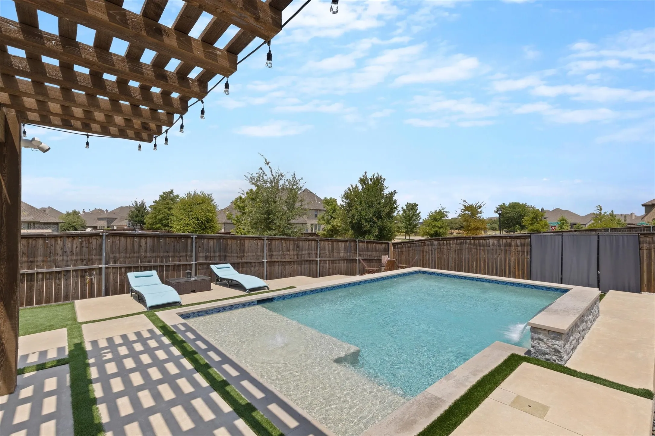 Single Family Residence For Sale in Collin County , 12110 Curry Creek Drive, Frisco, Texas 75035, 5 Bedroom, 4 Bathroom, 2 Garage spaces, 3,621 Sqft, built in 2019, mls#21353165, Real Estate Agent in Frisco, Homes For Sale in Collin county, Homes For Sale in Frisco, Realtor in Frisco Texas, Real Estate Brokerage Independent Realty Texas, Luminita Cordes Realtor