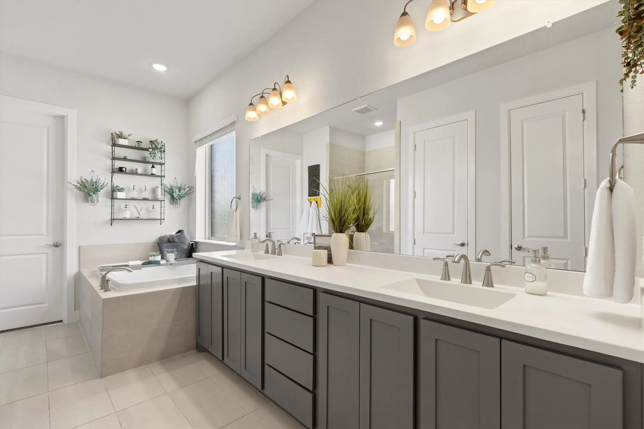 Single Family Residence For Sale in Collin County , 12110 Curry Creek Drive, Frisco, Texas 75035, 5 Bedroom, 4 Bathroom, 2 Garage spaces, 3,621 Sqft, built in 2019, mls#21353165, Real Estate Agent in Frisco, Homes For Sale in Collin county, Homes For Sale in Frisco, Realtor in Frisco Texas, Real Estate Brokerage Independent Realty Texas, Luminita Cordes Realtor