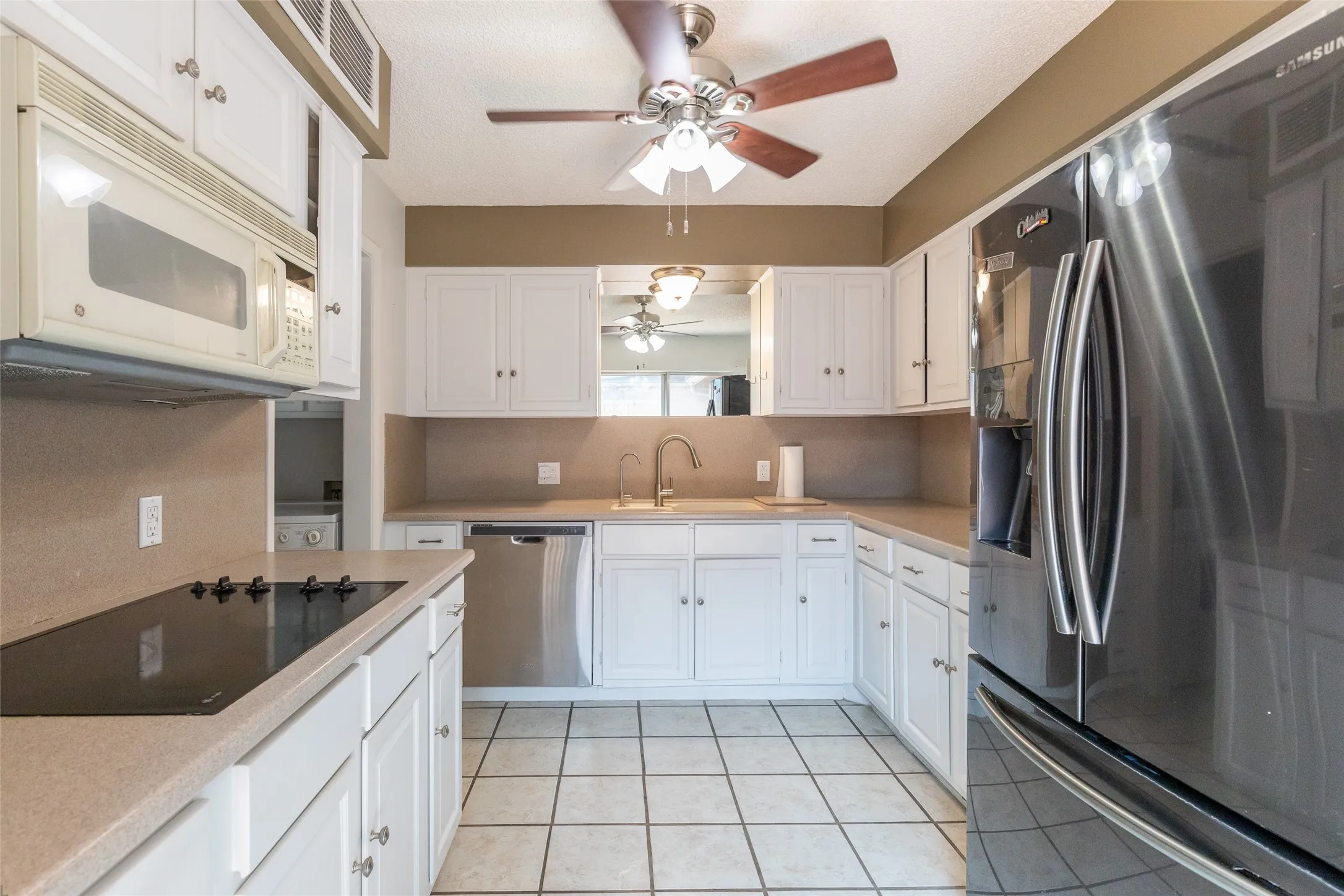 Single Family Residence For Sale in Taylor County , 2802 Barrow Street D3, Abilene, Texas 79605, 3 Bedroom, 3 Bathroom, 2 Garage spaces, 2,351 Sqft, built in 1975, mls#21351286, Real Estate Agent in Abilene, Homes For Sale in Taylor county, Homes For Sale in Abilene, Realtor in Abilene Texas, Real Estate Brokerage Independent Realty Texas, Luminita Cordes Realtor