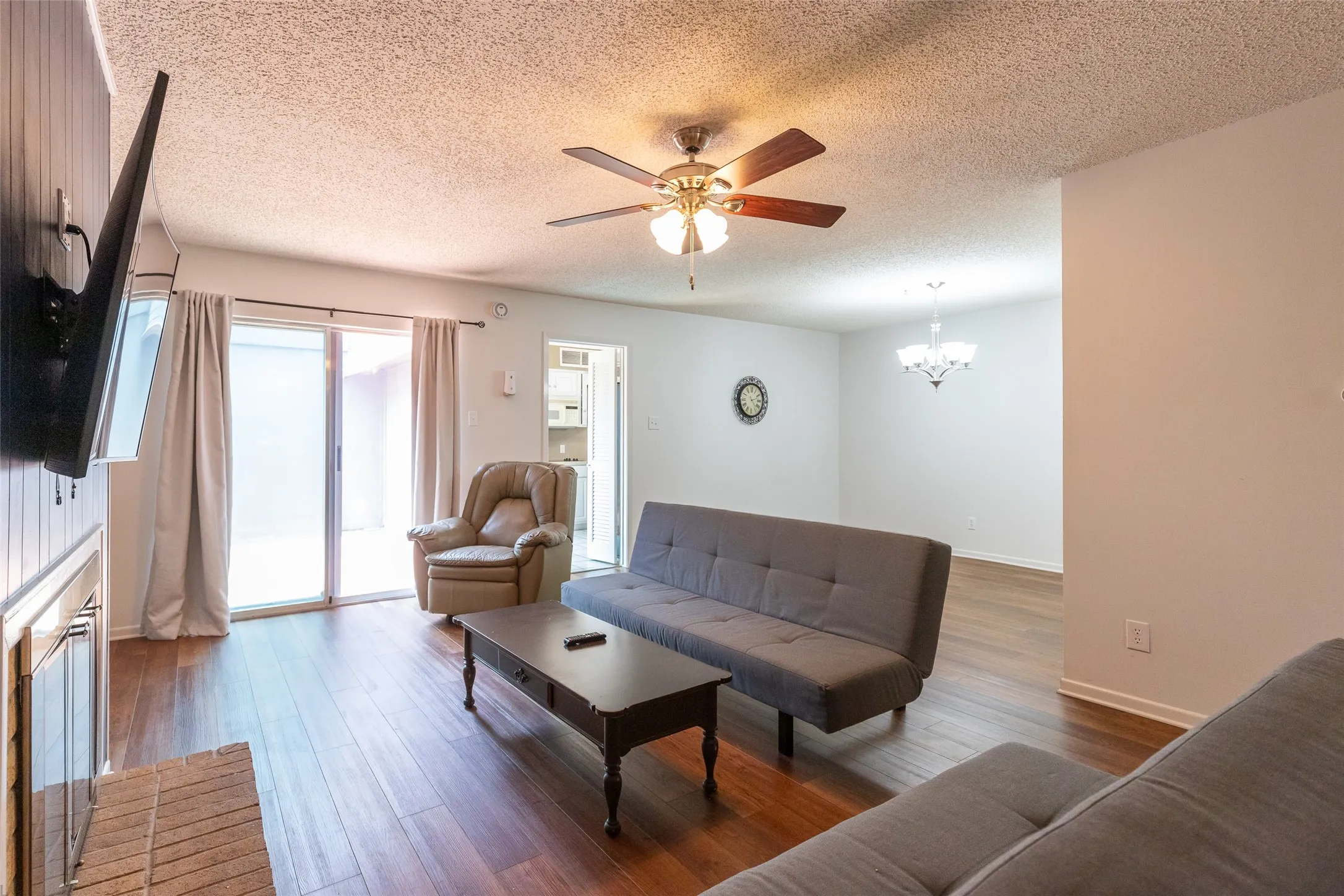 Single Family Residence For Sale in Taylor County , 2802 Barrow Street D3, Abilene, Texas 79605, 3 Bedroom, 3 Bathroom, 2 Garage spaces, 2,351 Sqft, built in 1975, mls#21351286, Real Estate Agent in Abilene, Homes For Sale in Taylor county, Homes For Sale in Abilene, Realtor in Abilene Texas, Real Estate Brokerage Independent Realty Texas, Luminita Cordes Realtor