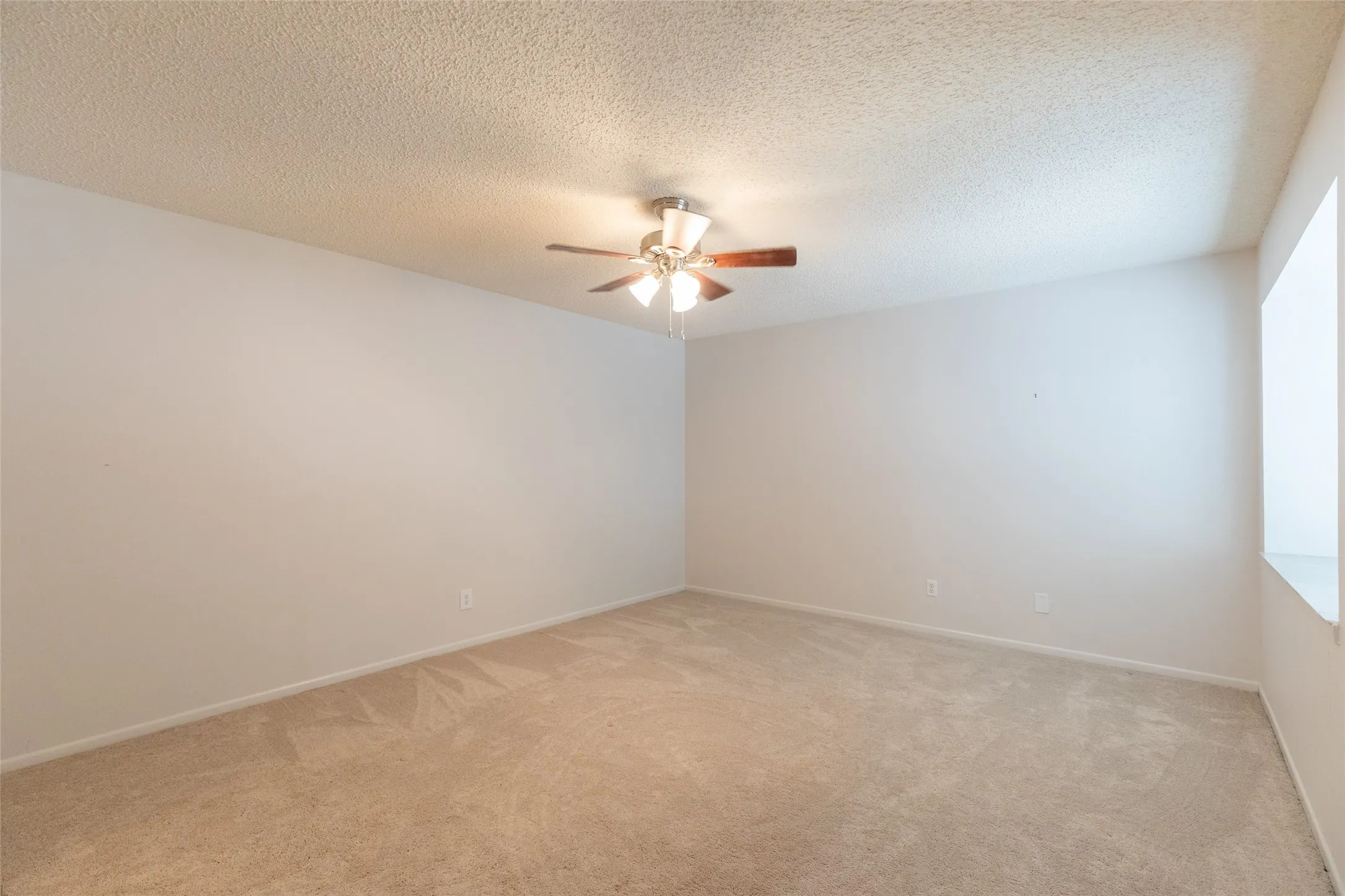 Single Family Residence For Sale in Taylor County , 2802 Barrow Street D3, Abilene, Texas 79605, 3 Bedroom, 3 Bathroom, 2 Garage spaces, 2,351 Sqft, built in 1975, mls#21351286, Real Estate Agent in Abilene, Homes For Sale in Taylor county, Homes For Sale in Abilene, Realtor in Abilene Texas, Real Estate Brokerage Independent Realty Texas, Luminita Cordes Realtor