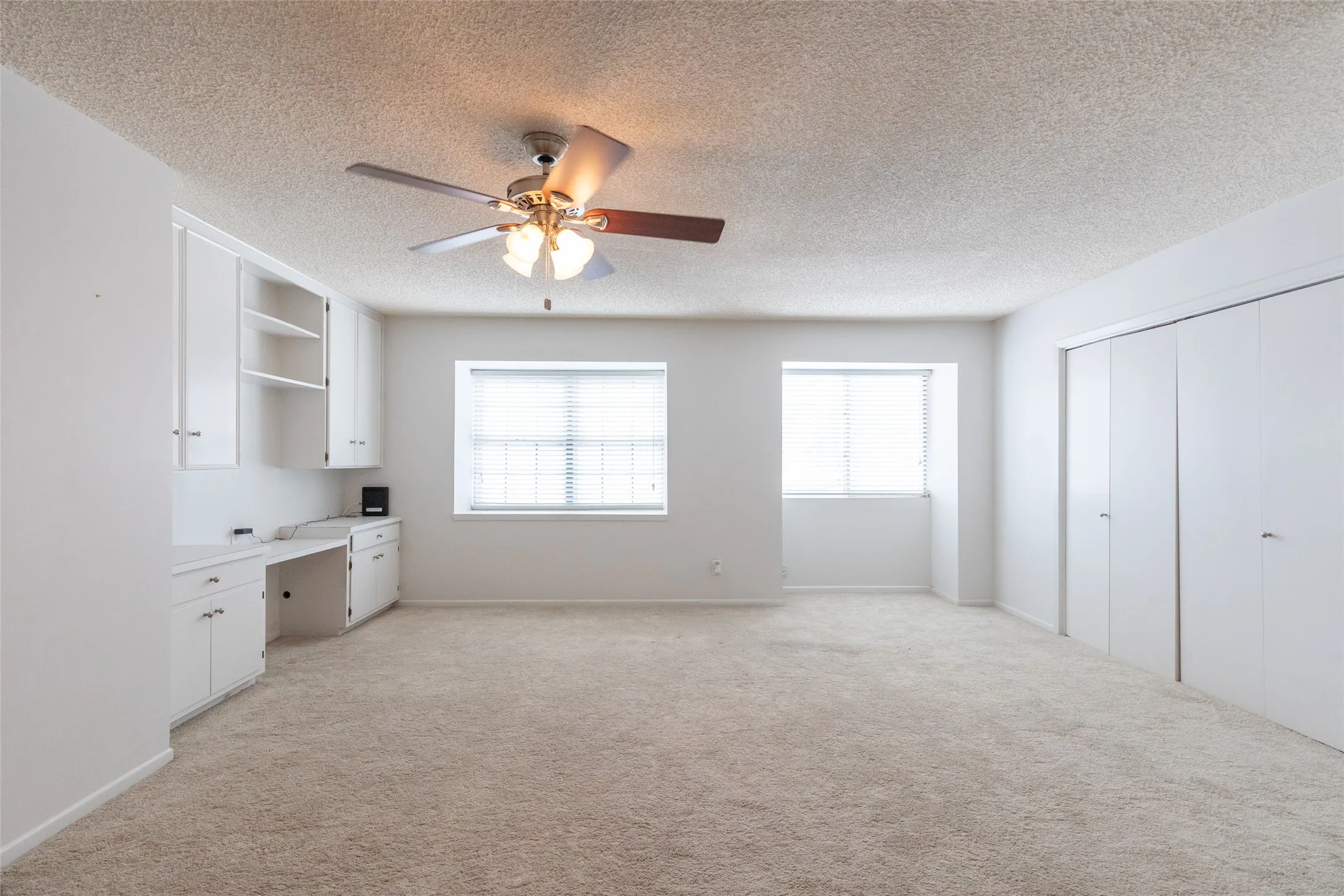 Single Family Residence For Sale in Taylor County , 2802 Barrow Street D3, Abilene, Texas 79605, 3 Bedroom, 3 Bathroom, 2 Garage spaces, 2,351 Sqft, built in 1975, mls#21351286, Real Estate Agent in Abilene, Homes For Sale in Taylor county, Homes For Sale in Abilene, Realtor in Abilene Texas, Real Estate Brokerage Independent Realty Texas, Luminita Cordes Realtor