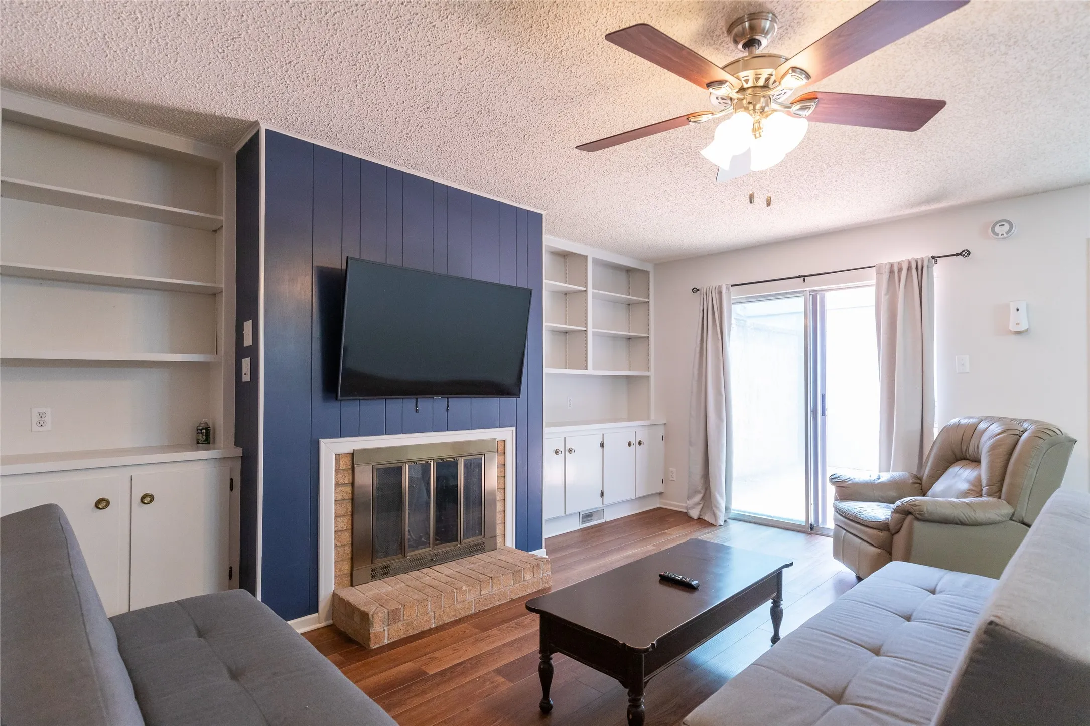 Single Family Residence For Sale in Taylor County , 2802 Barrow Street D3, Abilene, Texas 79605, 3 Bedroom, 3 Bathroom, 2 Garage spaces, 2,351 Sqft, built in 1975, mls#21351286, Real Estate Agent in Abilene, Homes For Sale in Taylor county, Homes For Sale in Abilene, Realtor in Abilene Texas, Real Estate Brokerage Independent Realty Texas, Luminita Cordes Realtor
