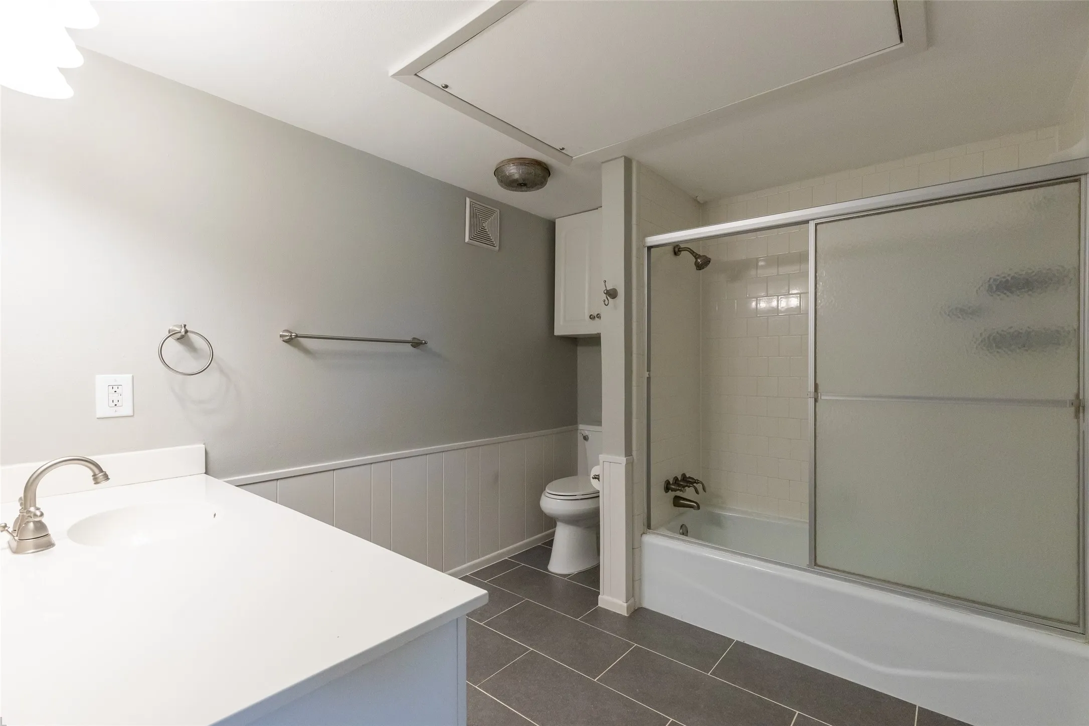 Single Family Residence For Sale in Taylor County , 2802 Barrow Street D3, Abilene, Texas 79605, 3 Bedroom, 3 Bathroom, 2 Garage spaces, 2,351 Sqft, built in 1975, mls#21351286, Real Estate Agent in Abilene, Homes For Sale in Taylor county, Homes For Sale in Abilene, Realtor in Abilene Texas, Real Estate Brokerage Independent Realty Texas, Luminita Cordes Realtor