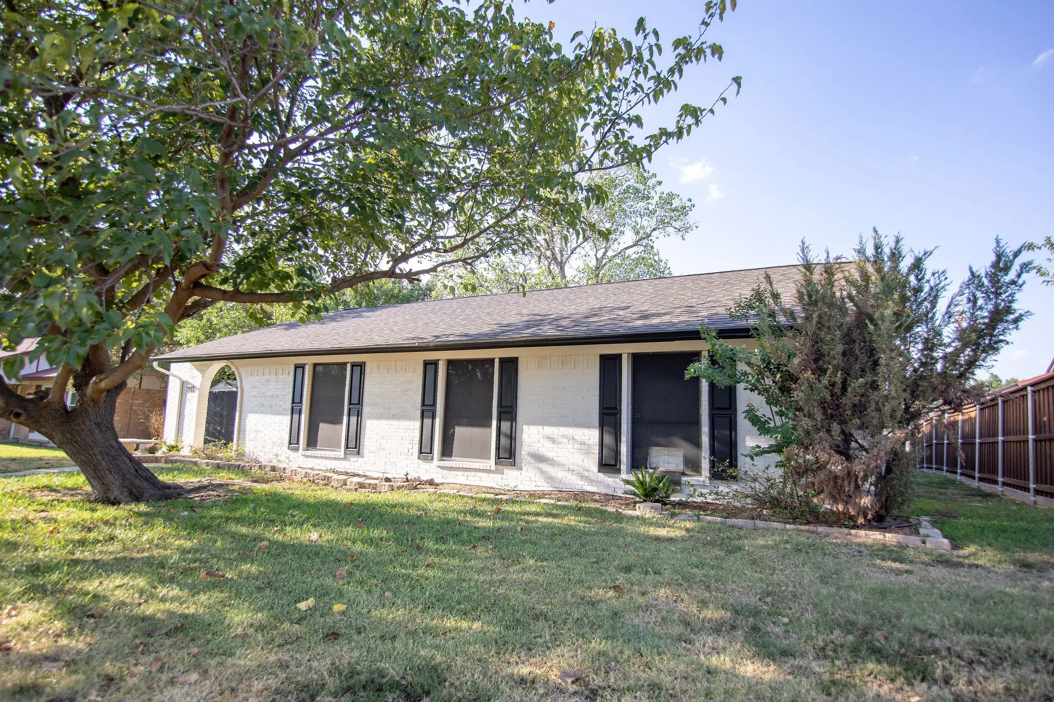 Single Family Residence For Rent in Denton County , 2103 Cedarcrest Drive, Carrollton, Texas 75007, 3 Bedroom, 2 Bathroom, 2 Garage spaces, 1,381 Sqft, built in 1973, mls#21338039, Real Estate Agent in Carrollton, Homes For Rent in Denton county, Homes For Rent in Carrollton, Realtor in Carrollton Texas, Real Estate Brokerage Independent Realty Texas, Luminita Cordes Realtor