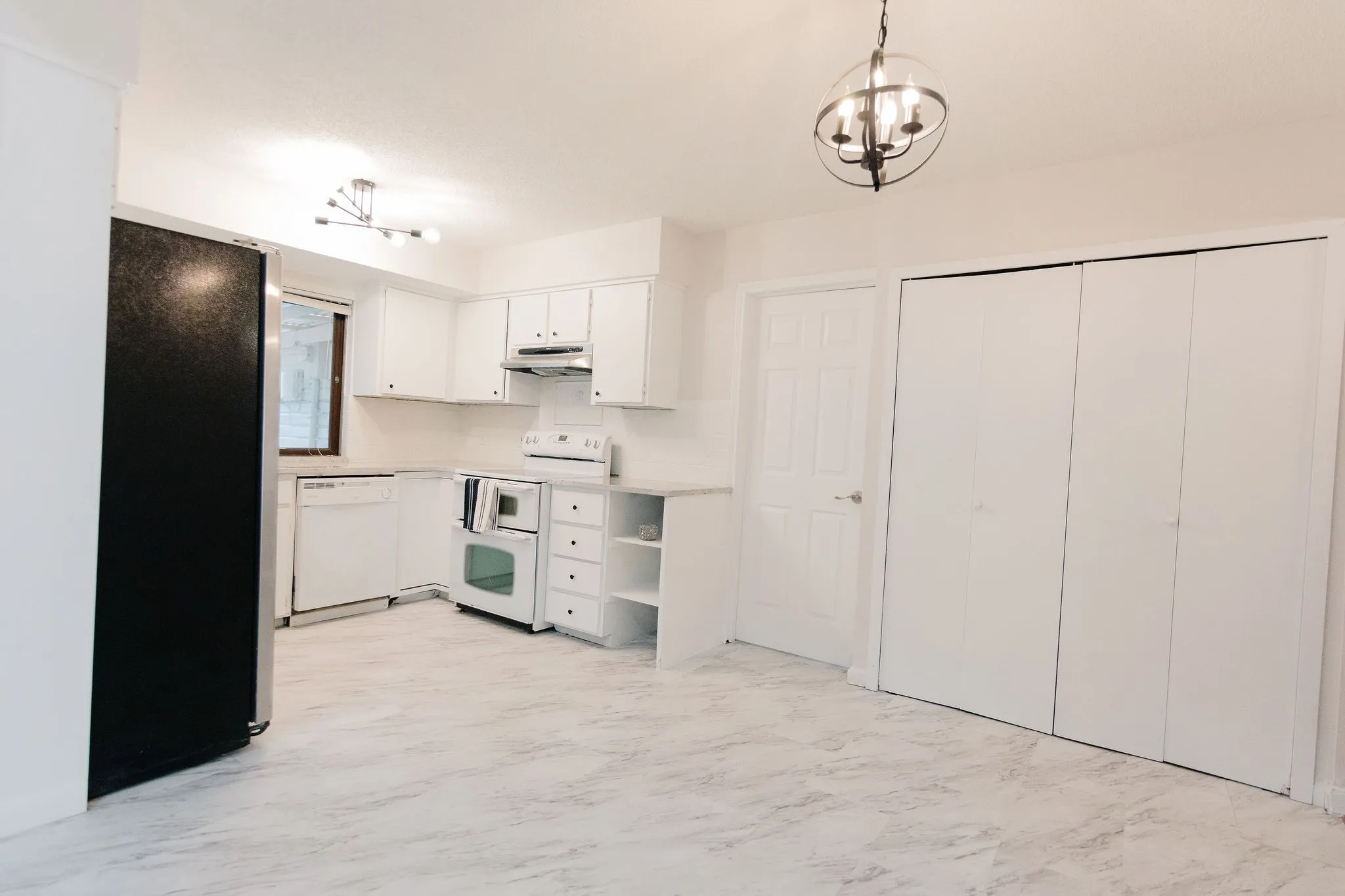 Single Family Residence For Rent in Denton County , 2103 Cedarcrest Drive, Carrollton, Texas 75007, 3 Bedroom, 2 Bathroom, 2 Garage spaces, 1,381 Sqft, built in 1973, mls#21338039, Real Estate Agent in Carrollton, Homes For Rent in Denton county, Homes For Rent in Carrollton, Realtor in Carrollton Texas, Real Estate Brokerage Independent Realty Texas, Luminita Cordes Realtor