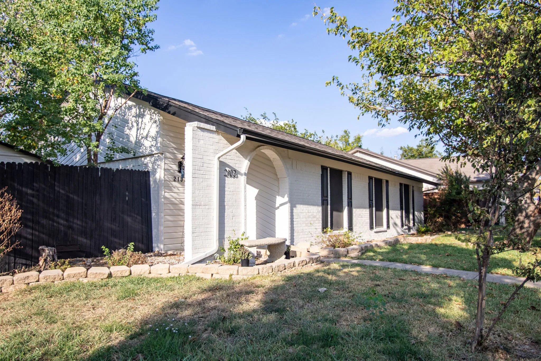 Single Family Residence For Rent in Denton County , 2103 Cedarcrest Drive, Carrollton, Texas 75007, 3 Bedroom, 2 Bathroom, 2 Garage spaces, 1,381 Sqft, built in 1973, mls#21338039, Real Estate Agent in Carrollton, Homes For Rent in Denton county, Homes For Rent in Carrollton, Realtor in Carrollton Texas, Real Estate Brokerage Independent Realty Texas, Luminita Cordes Realtor