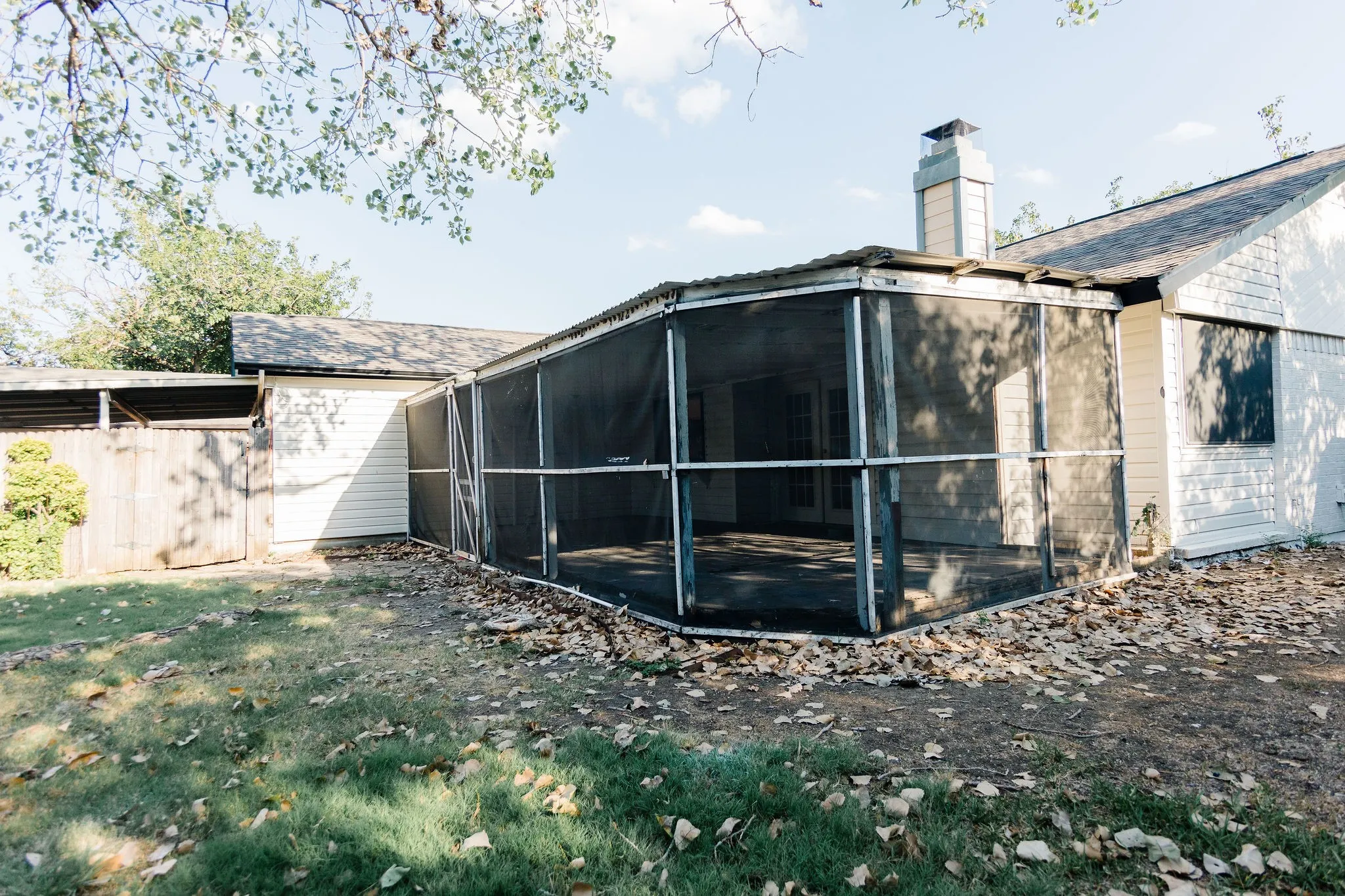 Single Family Residence For Rent in Denton County , 2103 Cedarcrest Drive, Carrollton, Texas 75007, 3 Bedroom, 2 Bathroom, 2 Garage spaces, 1,381 Sqft, built in 1973, mls#21338039, Real Estate Agent in Carrollton, Homes For Rent in Denton county, Homes For Rent in Carrollton, Realtor in Carrollton Texas, Real Estate Brokerage Independent Realty Texas, Luminita Cordes Realtor