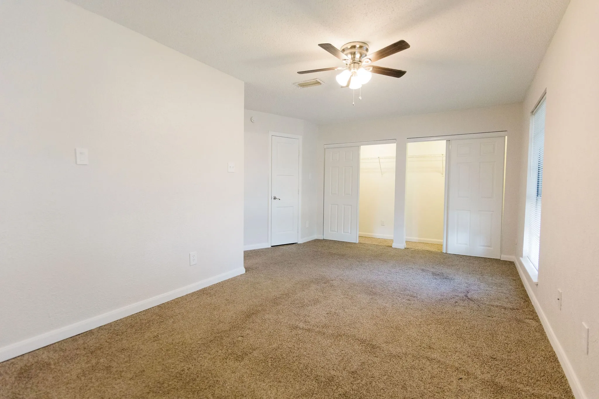 Single Family Residence For Rent in Denton County , 2103 Cedarcrest Drive, Carrollton, Texas 75007, 3 Bedroom, 2 Bathroom, 2 Garage spaces, 1,381 Sqft, built in 1973, mls#21338039, Real Estate Agent in Carrollton, Homes For Rent in Denton county, Homes For Rent in Carrollton, Realtor in Carrollton Texas, Real Estate Brokerage Independent Realty Texas, Luminita Cordes Realtor
