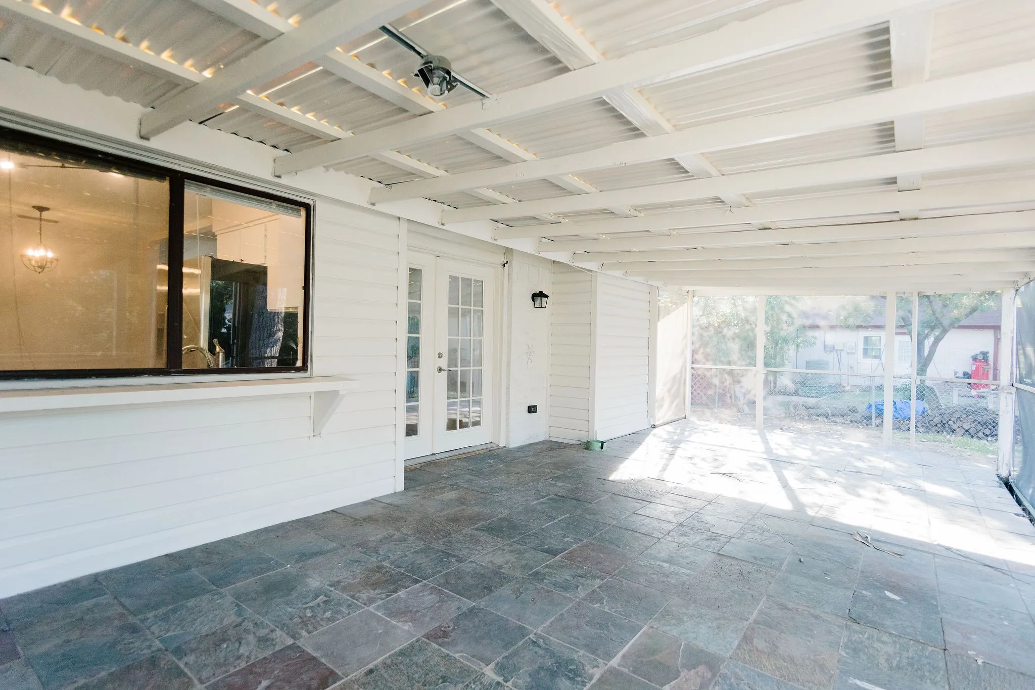 Single Family Residence For Rent in Denton County , 2103 Cedarcrest Drive, Carrollton, Texas 75007, 3 Bedroom, 2 Bathroom, 2 Garage spaces, 1,381 Sqft, built in 1973, mls#21338039, Real Estate Agent in Carrollton, Homes For Rent in Denton county, Homes For Rent in Carrollton, Realtor in Carrollton Texas, Real Estate Brokerage Independent Realty Texas, Luminita Cordes Realtor