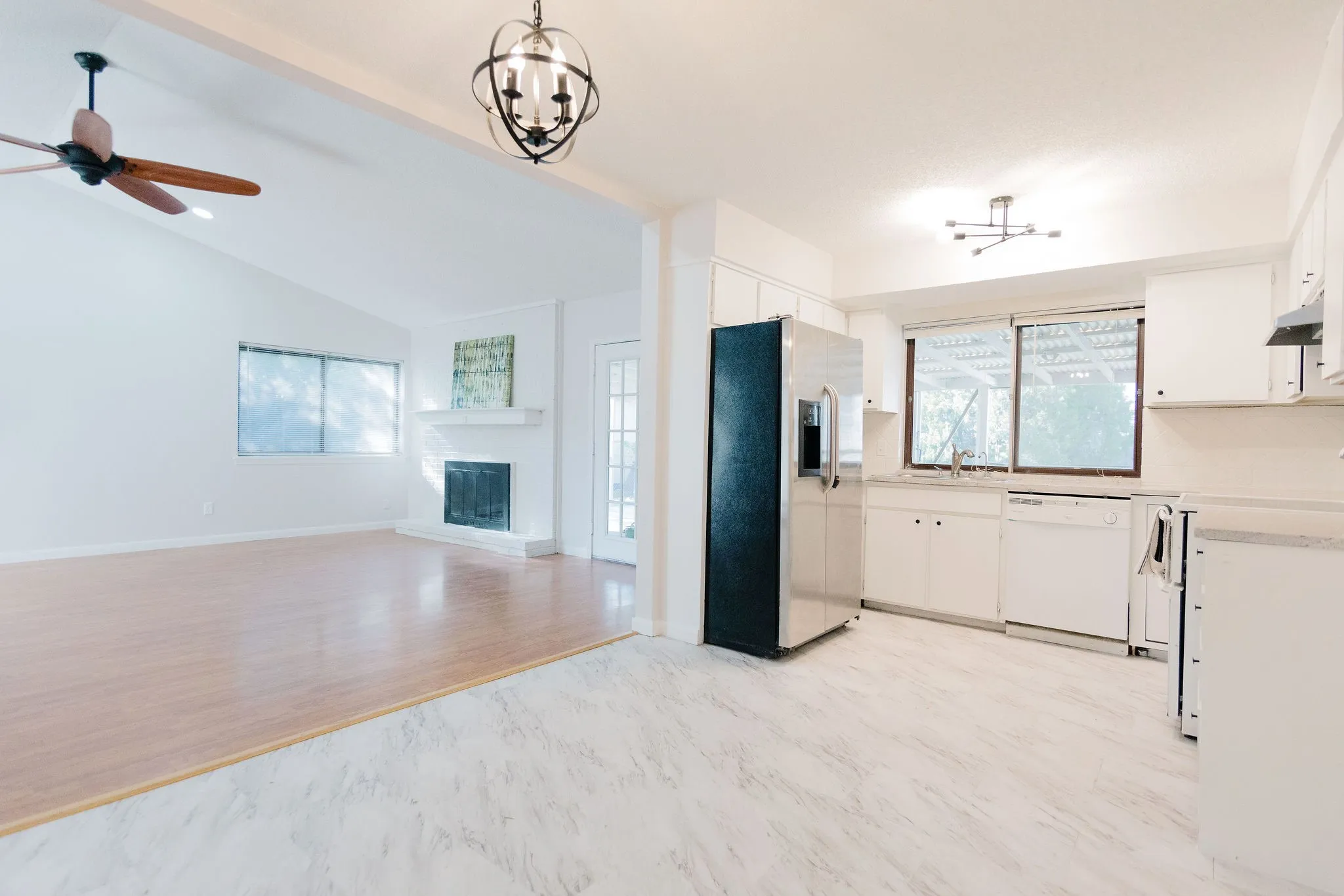 Single Family Residence For Rent in Denton County , 2103 Cedarcrest Drive, Carrollton, Texas 75007, 3 Bedroom, 2 Bathroom, 2 Garage spaces, 1,381 Sqft, built in 1973, mls#21338039, Real Estate Agent in Carrollton, Homes For Rent in Denton county, Homes For Rent in Carrollton, Realtor in Carrollton Texas, Real Estate Brokerage Independent Realty Texas, Luminita Cordes Realtor