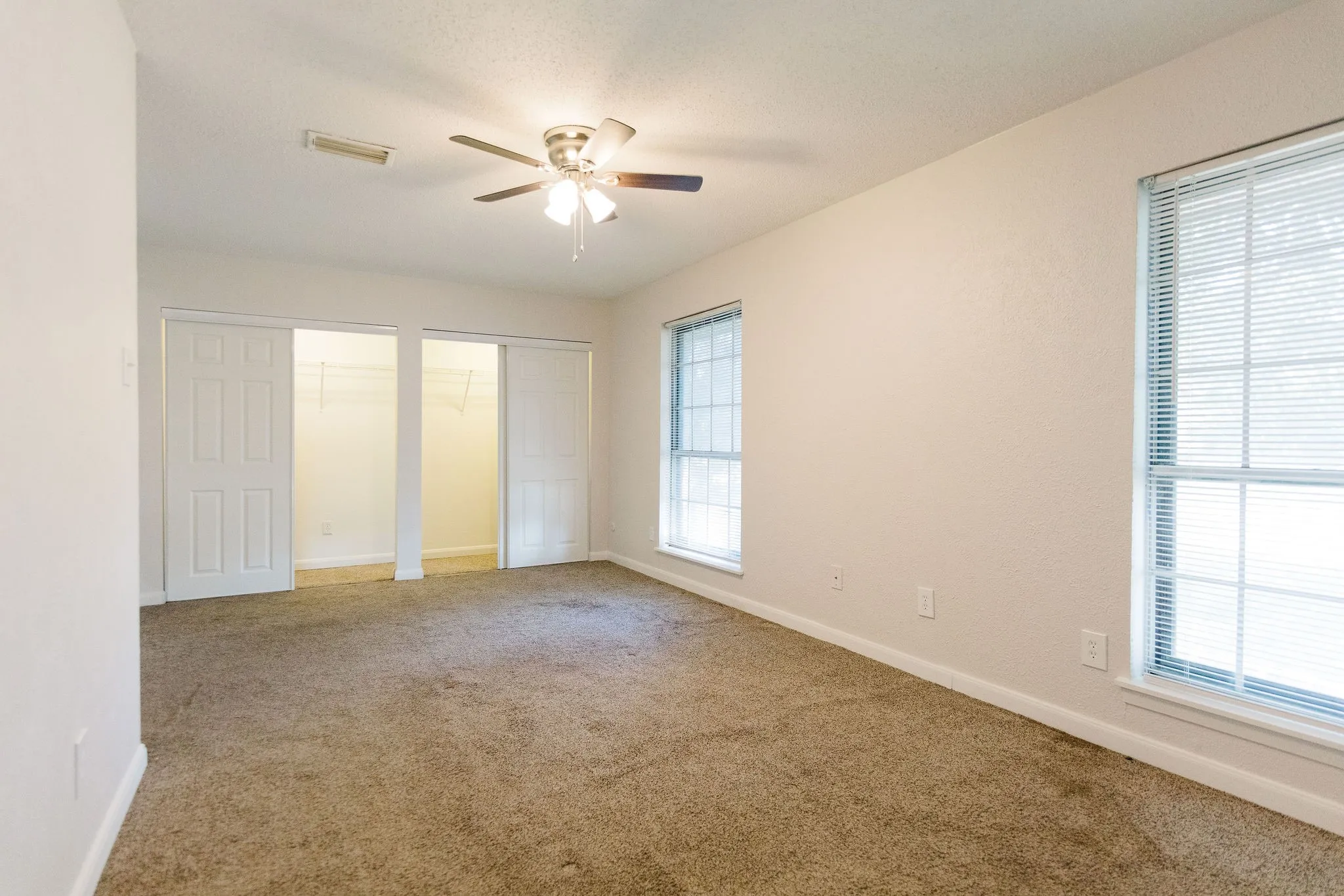 Single Family Residence For Rent in Denton County , 2103 Cedarcrest Drive, Carrollton, Texas 75007, 3 Bedroom, 2 Bathroom, 2 Garage spaces, 1,381 Sqft, built in 1973, mls#21338039, Real Estate Agent in Carrollton, Homes For Rent in Denton county, Homes For Rent in Carrollton, Realtor in Carrollton Texas, Real Estate Brokerage Independent Realty Texas, Luminita Cordes Realtor