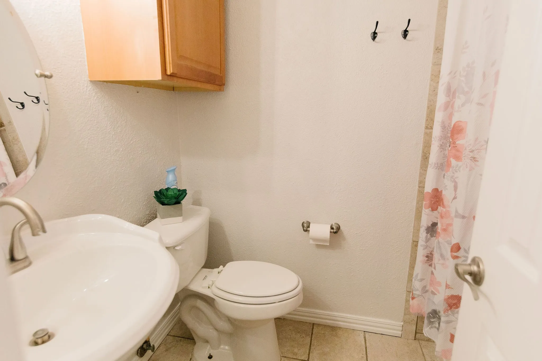Single Family Residence For Rent in Denton County , 2103 Cedarcrest Drive, Carrollton, Texas 75007, 3 Bedroom, 2 Bathroom, 2 Garage spaces, 1,381 Sqft, built in 1973, mls#21338039, Real Estate Agent in Carrollton, Homes For Rent in Denton county, Homes For Rent in Carrollton, Realtor in Carrollton Texas, Real Estate Brokerage Independent Realty Texas, Luminita Cordes Realtor