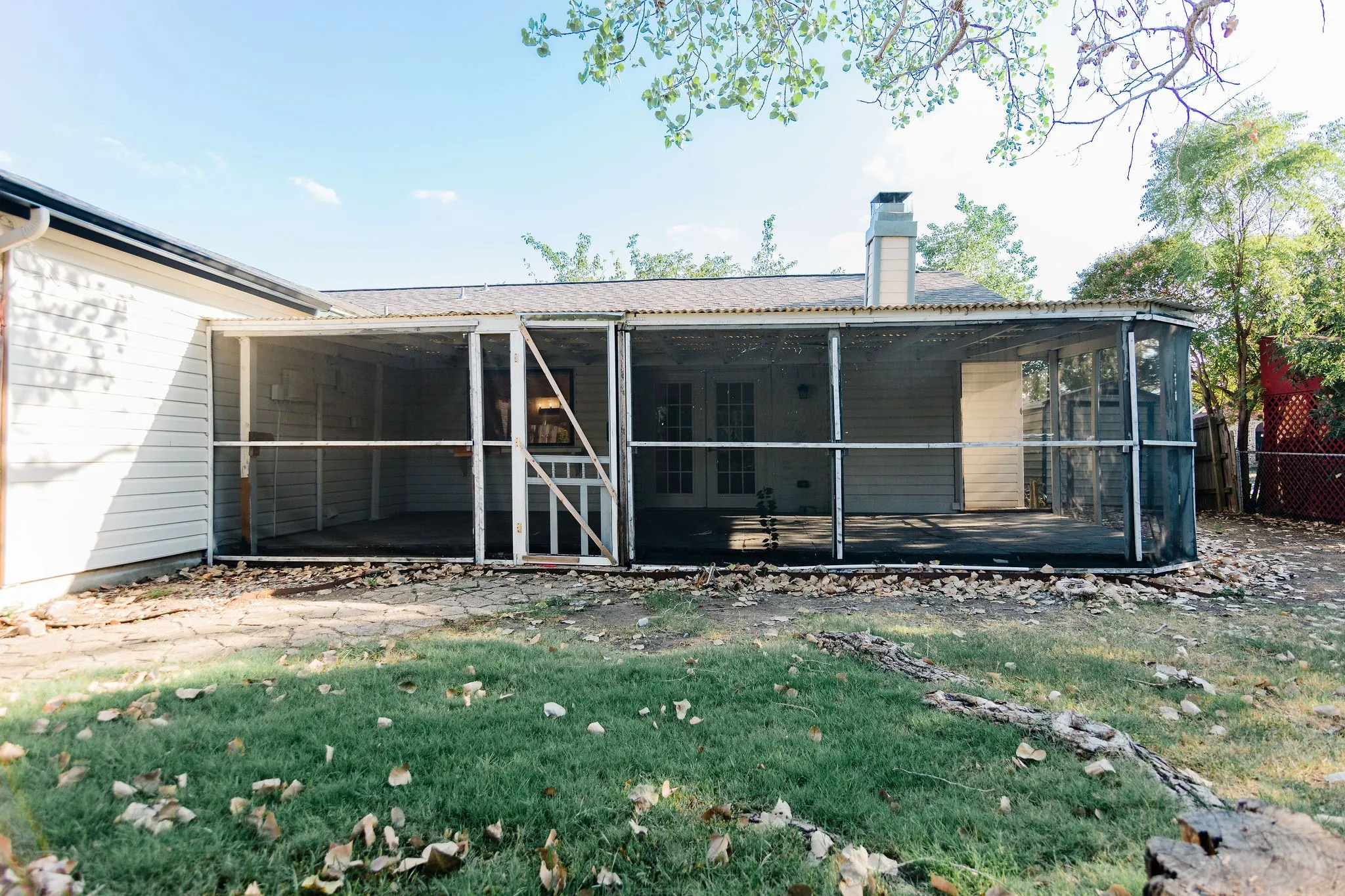 Single Family Residence For Rent in Denton County , 2103 Cedarcrest Drive, Carrollton, Texas 75007, 3 Bedroom, 2 Bathroom, 2 Garage spaces, 1,381 Sqft, built in 1973, mls#21338039, Real Estate Agent in Carrollton, Homes For Rent in Denton county, Homes For Rent in Carrollton, Realtor in Carrollton Texas, Real Estate Brokerage Independent Realty Texas, Luminita Cordes Realtor