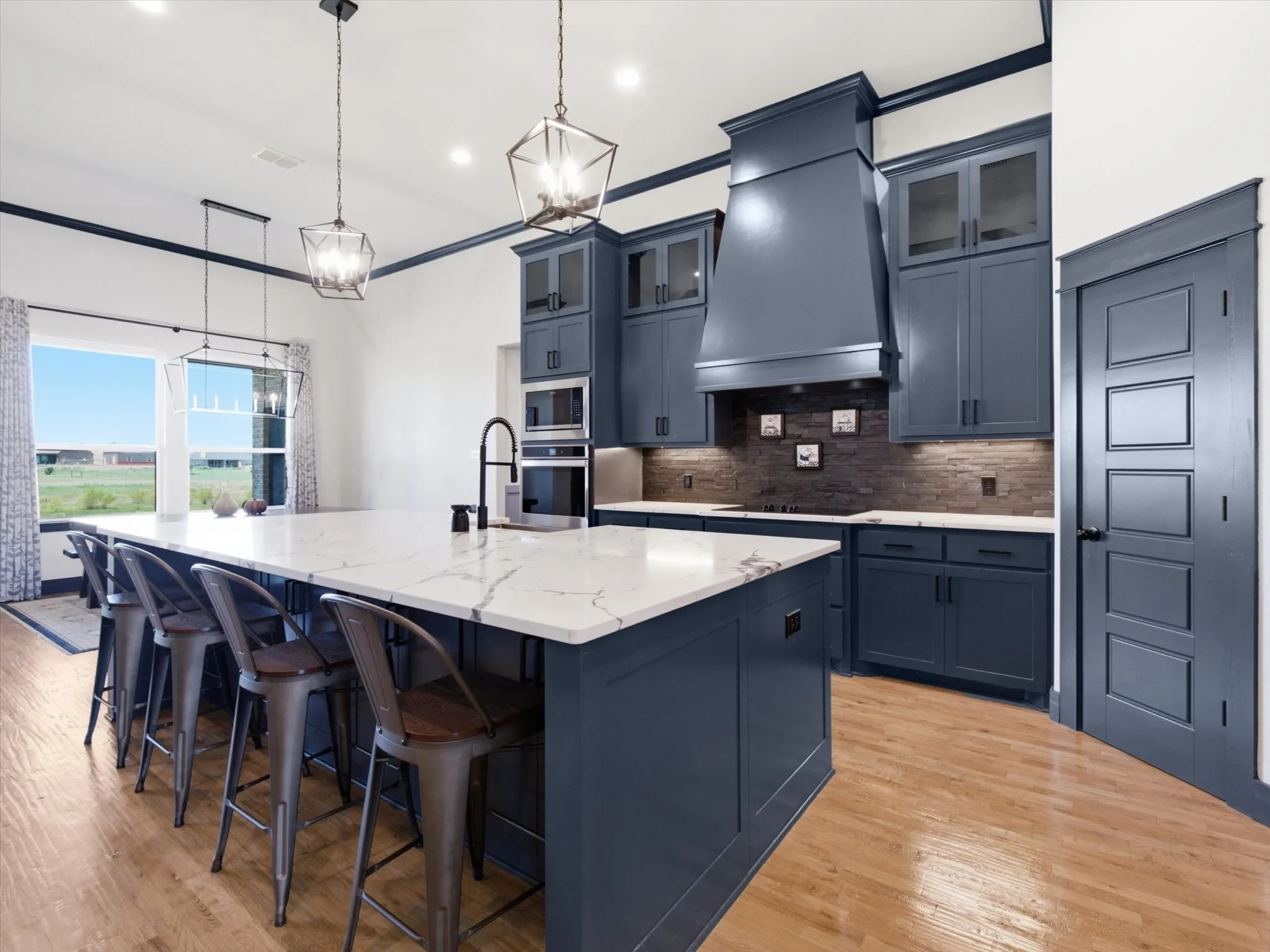Single Family Residence For Sale in Parker County , 1115 Pioneer Crossing, Weatherford, Texas 76088, 5 Bedroom, 3 Bathroom, 3 Garage spaces, 2,924 Sqft, built in 2021, mls#21352143, Real Estate Agent in Weatherford, Homes For Sale in Parker county, Homes For Sale in Weatherford, Realtor in Weatherford Texas, Real Estate Brokerage Independent Realty Texas, Luminita Cordes Realtor