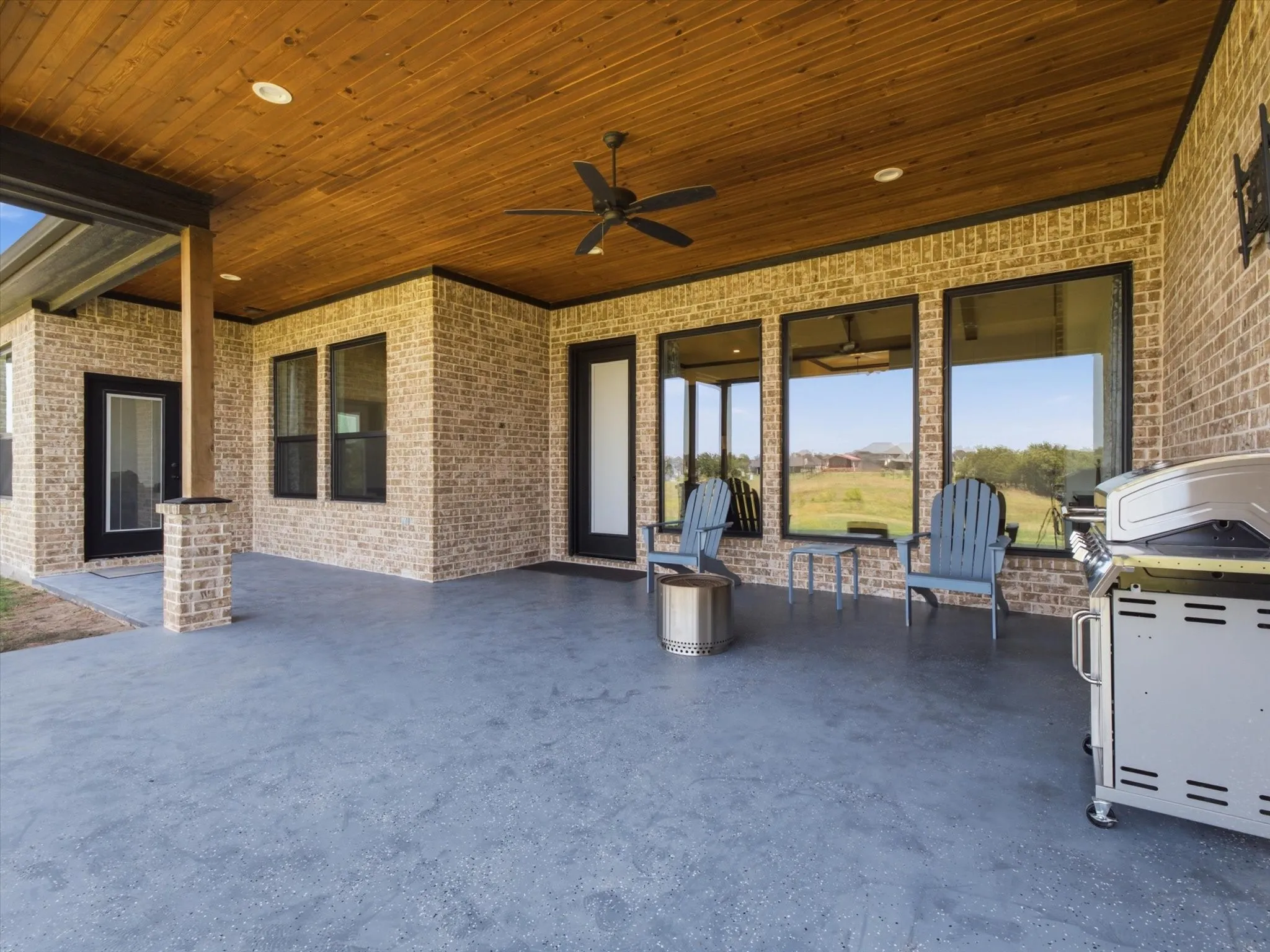 Single Family Residence For Sale in Parker County , 1115 Pioneer Crossing, Weatherford, Texas 76088, 5 Bedroom, 3 Bathroom, 3 Garage spaces, 2,924 Sqft, built in 2021, mls#21352143, Real Estate Agent in Weatherford, Homes For Sale in Parker county, Homes For Sale in Weatherford, Realtor in Weatherford Texas, Real Estate Brokerage Independent Realty Texas, Luminita Cordes Realtor