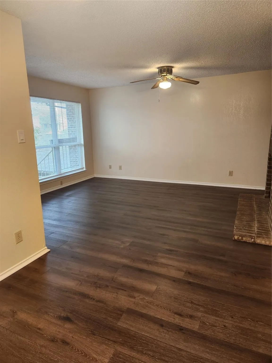 Apartment For Rent in Tarrant County , 5029 Winder Court D, North Richland Hills, Texas 76180, 3 Bedroom, 2 Bathroom, 1 Garage spaces, 1,163 Sqft, built in 1984, mls#21353215, Real Estate Agent in North Richland Hills, Homes For Rent in Tarrant county, Homes For Rent in North Richland Hills, Realtor in North Richland Hills Texas, Real Estate Brokerage Independent Realty Texas, Luminita Cordes Realtor