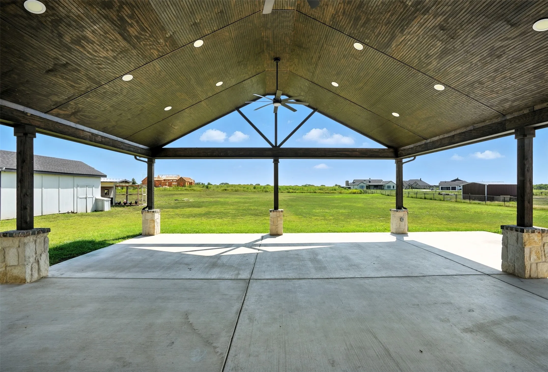 Single Family Residence For Sale in Denton County , 7271 Michelle Point, Krum, Texas 76249, 6 Bedroom, 5 Bathroom, 2 Garage spaces, 3,482 Sqft, built in 2021, mls#21348127, Real Estate Agent in Krum, Homes For Sale in Denton county, Homes For Sale in Krum, Realtor in Krum Texas, Real Estate Brokerage Independent Realty Texas, Luminita Cordes Realtor
