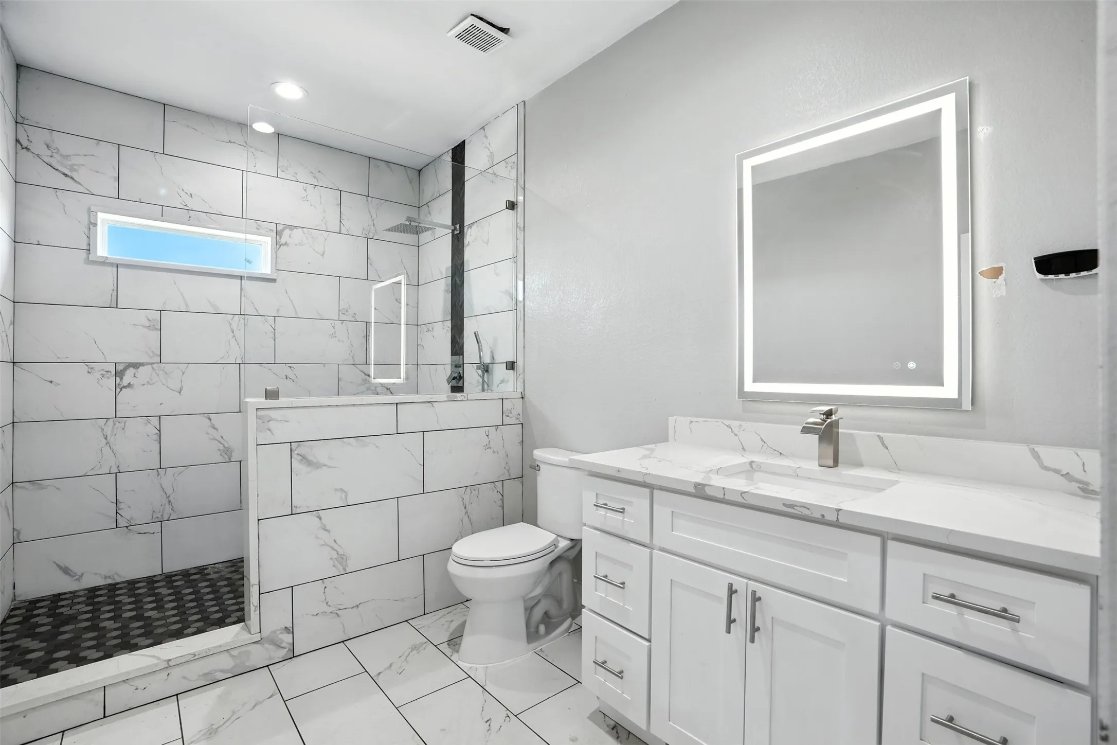 Single Family Residence For Sale in Denton County , 7271 Michelle Point, Krum, Texas 76249, 6 Bedroom, 5 Bathroom, 2 Garage spaces, 3,482 Sqft, built in 2021, mls#21348127, Real Estate Agent in Krum, Homes For Sale in Denton county, Homes For Sale in Krum, Realtor in Krum Texas, Real Estate Brokerage Independent Realty Texas, Luminita Cordes Realtor