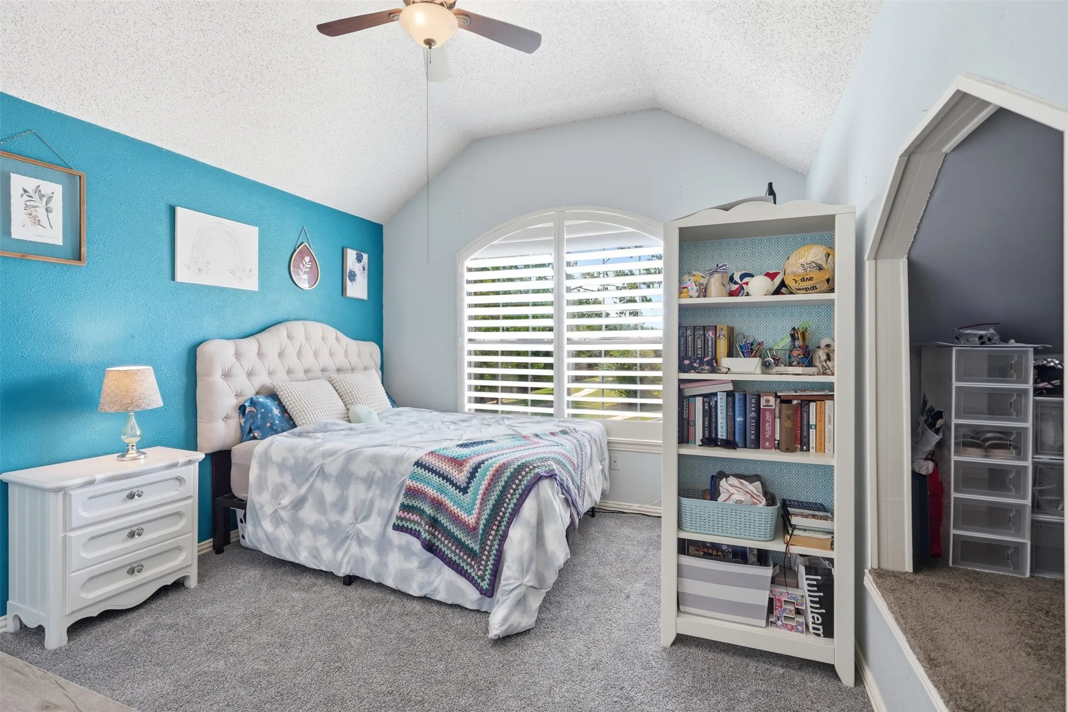 Secondary bedroom
