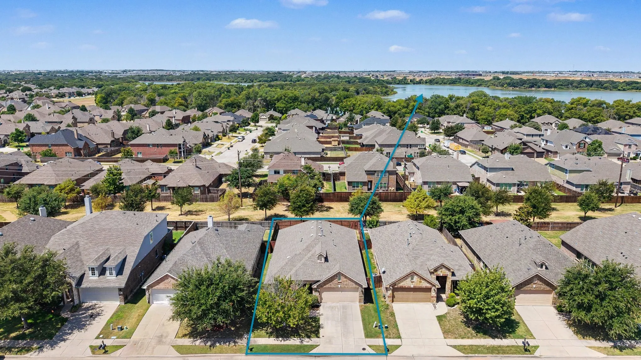 Single Family Residence For Sale in Denton County , 1200 Wheatear Drive, Little Elm, Texas 75068, 3 Bedroom, 2 Bathroom, 2 Garage spaces, 1,843 Sqft, built in 2014, mls#21351044, Real Estate Agent in Little Elm, Homes For Sale in Denton county, Homes For Sale in Little Elm, Realtor in Little Elm Texas, Real Estate Brokerage Independent Realty Texas, Luminita Cordes Realtor