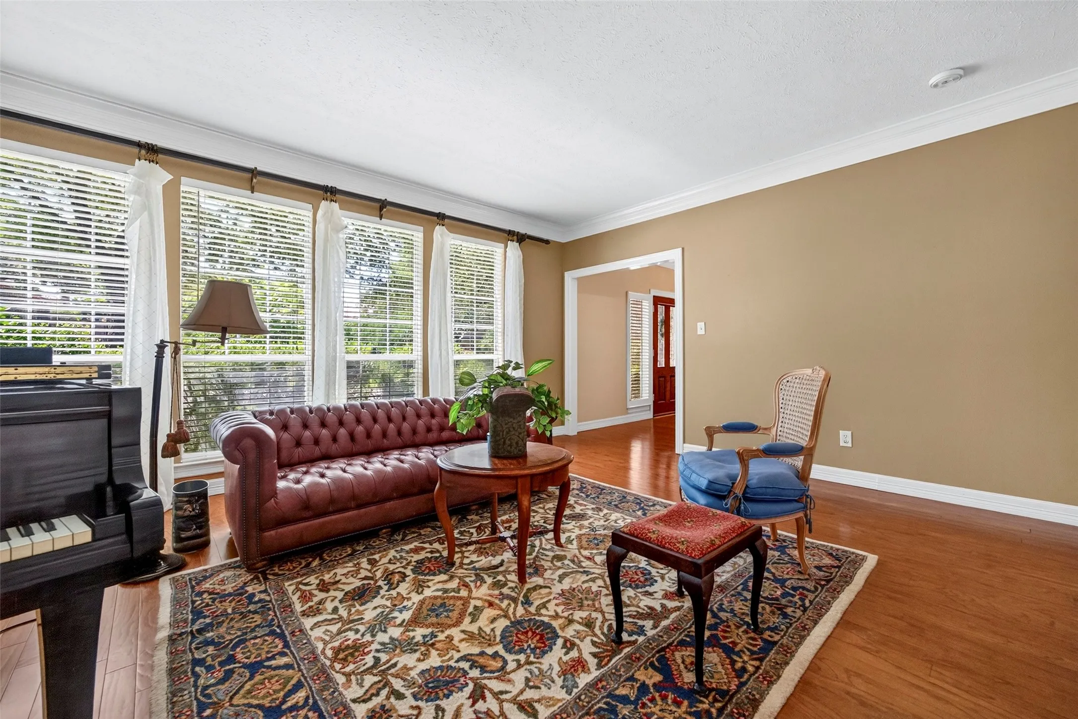 Single Family Residence For Sale in Tarrant County , 5108 Golden Lane, Fort Worth, Texas 76123, 4 Bedroom, 4 Bathroom, 2 Garage spaces, 3,772 Sqft, built in 1990, mls#21351808, Real Estate Agent in Fort Worth, Homes For Sale in Tarrant county, Homes For Sale in Fort Worth, Realtor in Fort Worth Texas, Real Estate Brokerage Independent Realty Texas, Luminita Cordes Realtor
