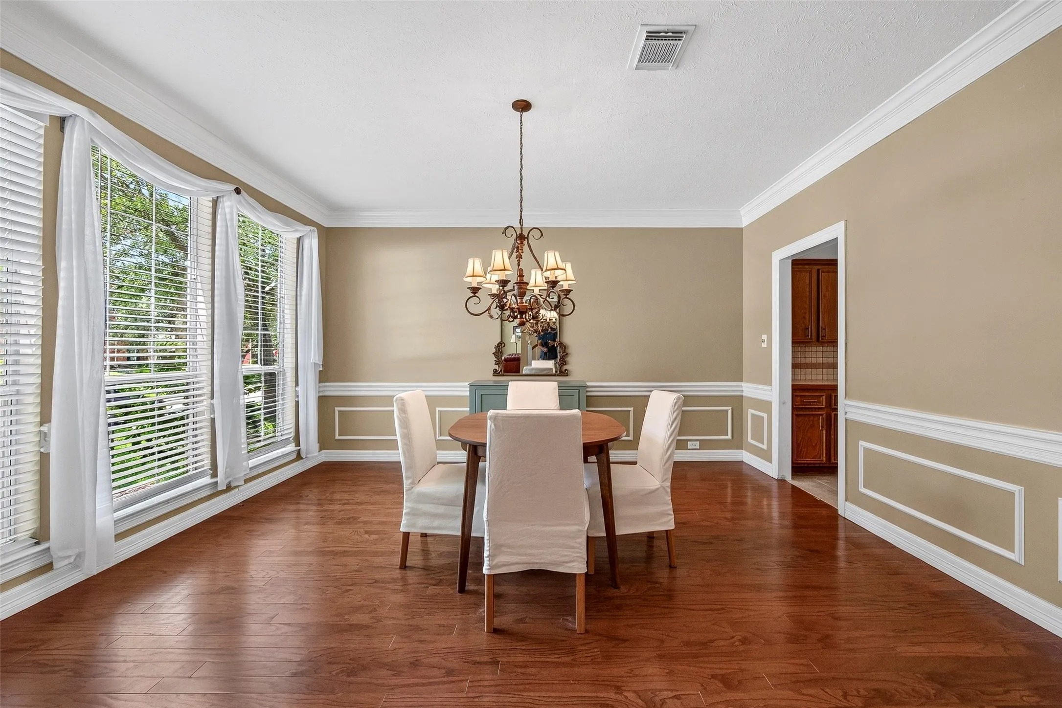 Single Family Residence For Sale in Tarrant County , 5108 Golden Lane, Fort Worth, Texas 76123, 4 Bedroom, 4 Bathroom, 2 Garage spaces, 3,772 Sqft, built in 1990, mls#21351808, Real Estate Agent in Fort Worth, Homes For Sale in Tarrant county, Homes For Sale in Fort Worth, Realtor in Fort Worth Texas, Real Estate Brokerage Independent Realty Texas, Luminita Cordes Realtor