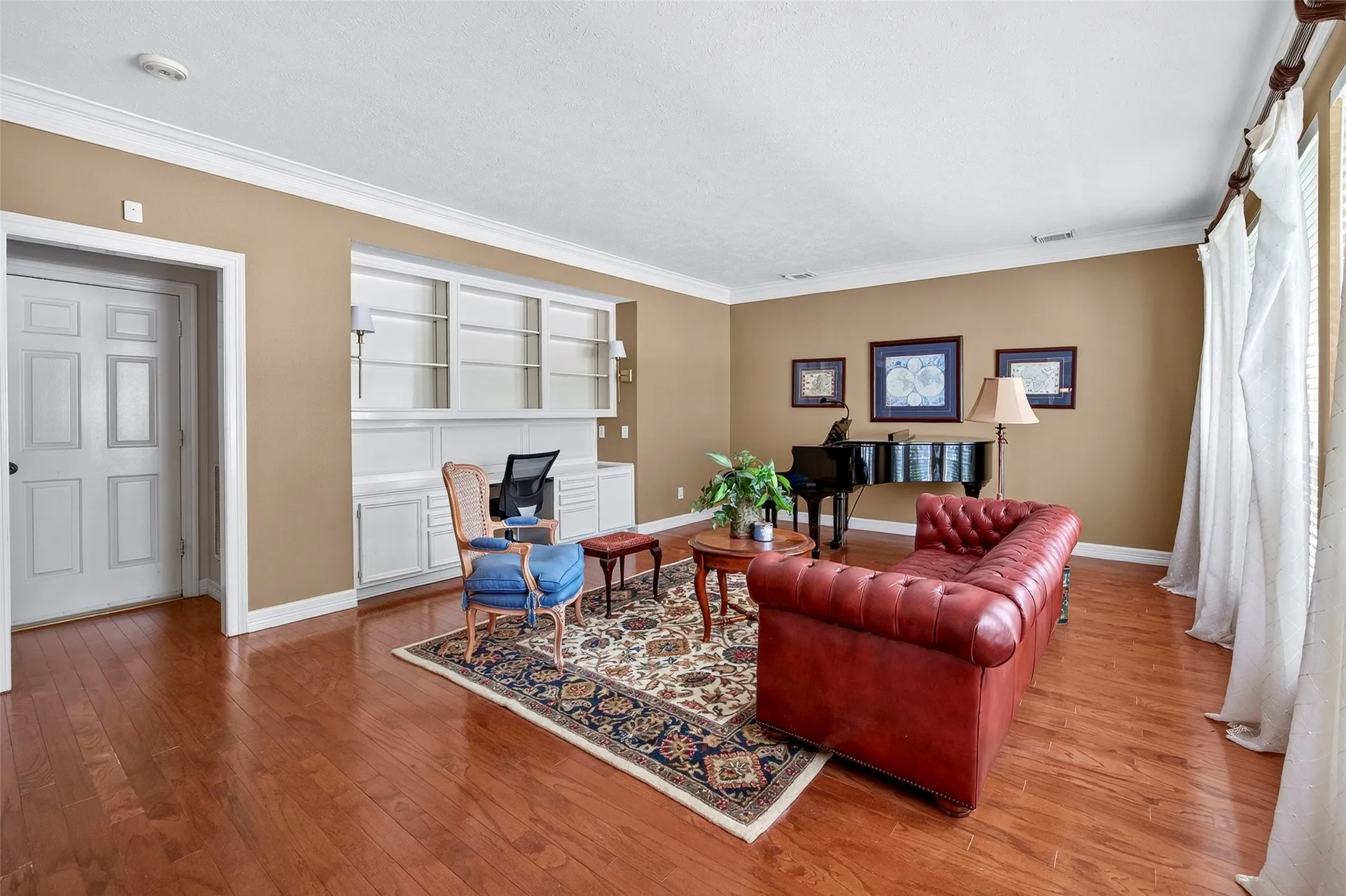 Single Family Residence For Sale in Tarrant County , 5108 Golden Lane, Fort Worth, Texas 76123, 4 Bedroom, 4 Bathroom, 2 Garage spaces, 3,772 Sqft, built in 1990, mls#21351808, Real Estate Agent in Fort Worth, Homes For Sale in Tarrant county, Homes For Sale in Fort Worth, Realtor in Fort Worth Texas, Real Estate Brokerage Independent Realty Texas, Luminita Cordes Realtor