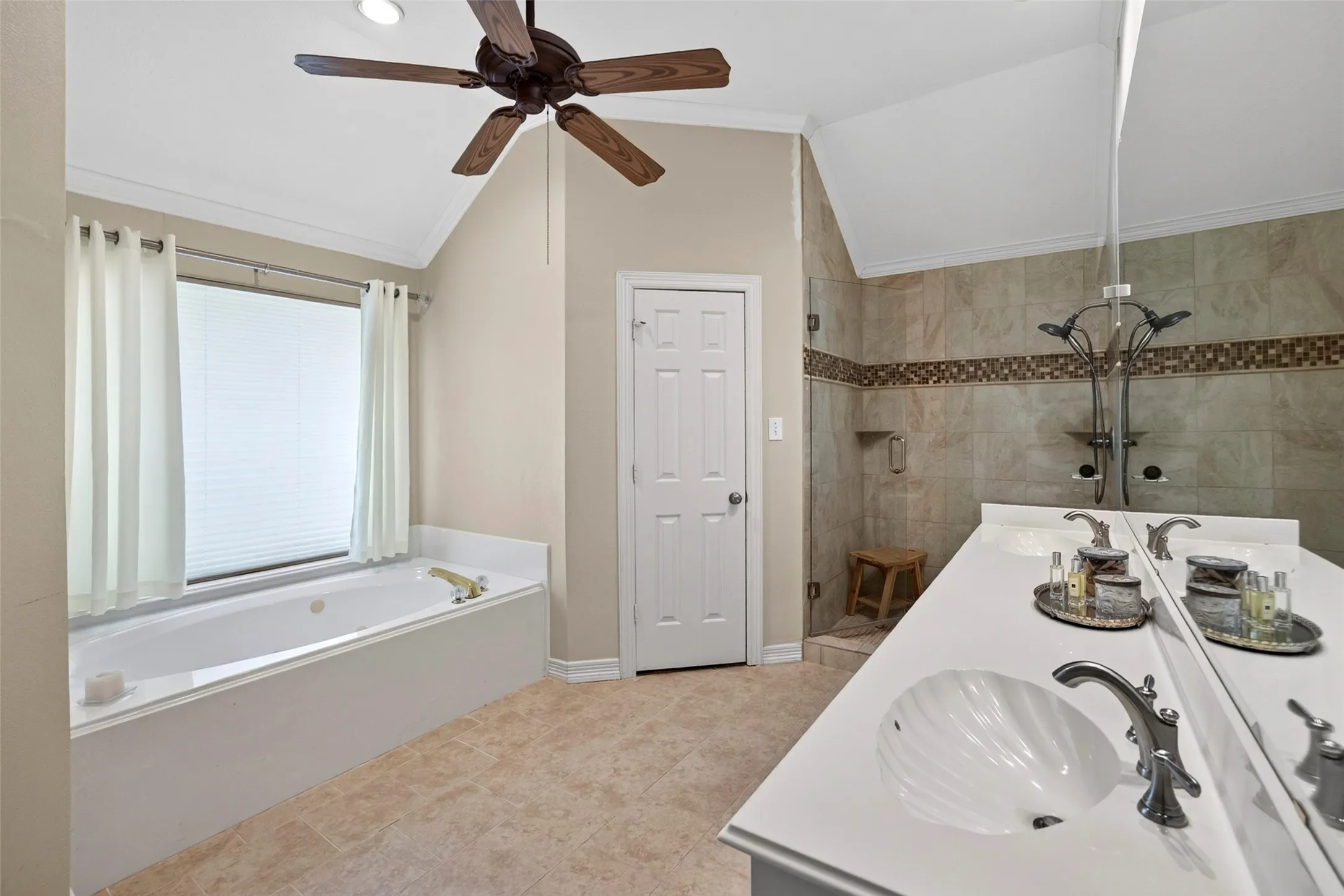 Single Family Residence For Sale in Tarrant County , 5108 Golden Lane, Fort Worth, Texas 76123, 4 Bedroom, 4 Bathroom, 2 Garage spaces, 3,772 Sqft, built in 1990, mls#21351808, Real Estate Agent in Fort Worth, Homes For Sale in Tarrant county, Homes For Sale in Fort Worth, Realtor in Fort Worth Texas, Real Estate Brokerage Independent Realty Texas, Luminita Cordes Realtor