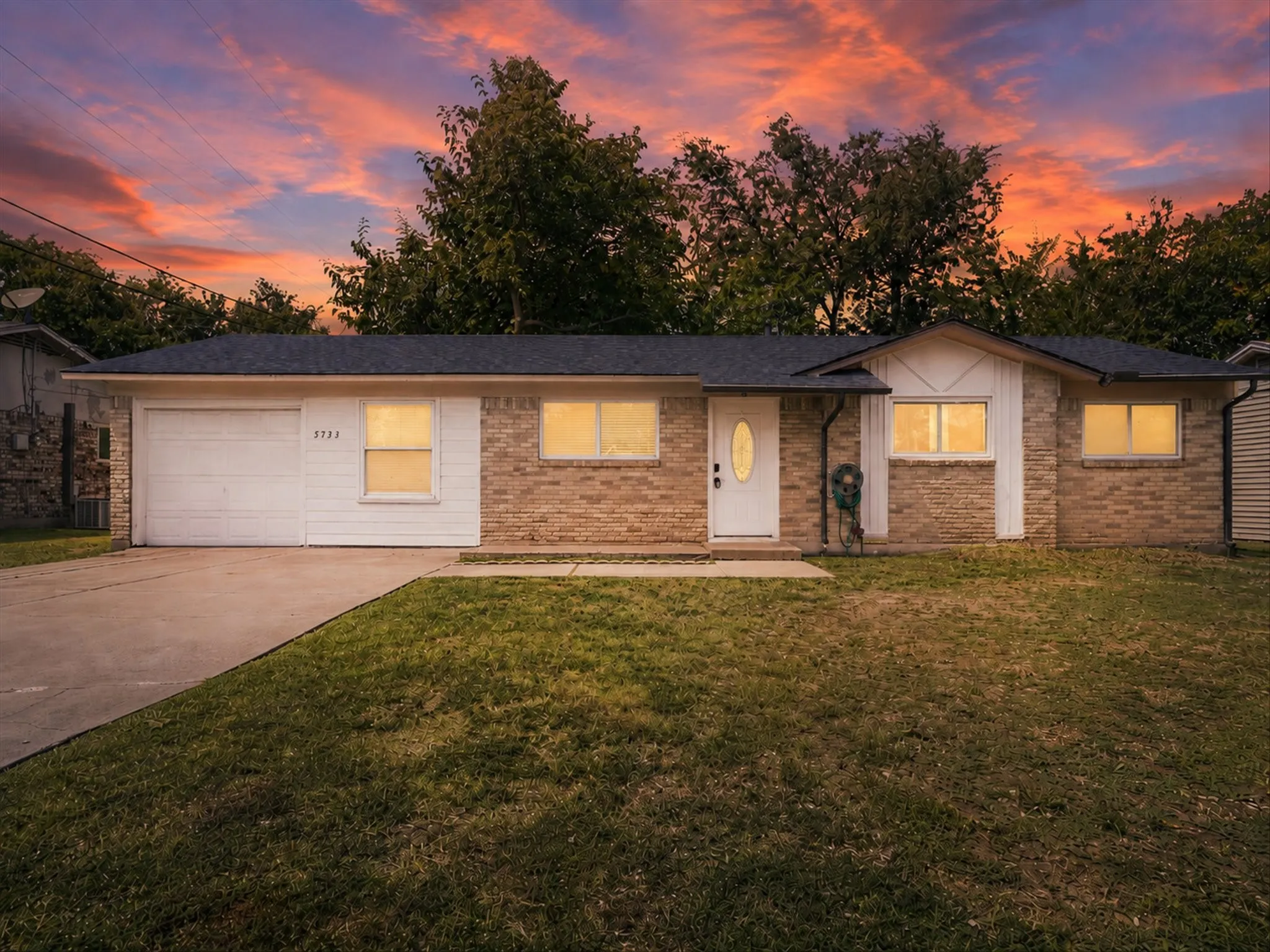 Single Family Residence For Sale in Tarrant County , 5733 Hanson Drive, Watauga, Texas 76148, 3 Bedroom, 2 Bathroom, 1 Garage spaces, 1,047 Sqft, built in 1964, mls#21349862, Real Estate Agent in Watauga, Homes For Sale in Tarrant county, Homes For Sale in Watauga, Realtor in Watauga Texas, Real Estate Brokerage Independent Realty Texas, Luminita Cordes Realtor
