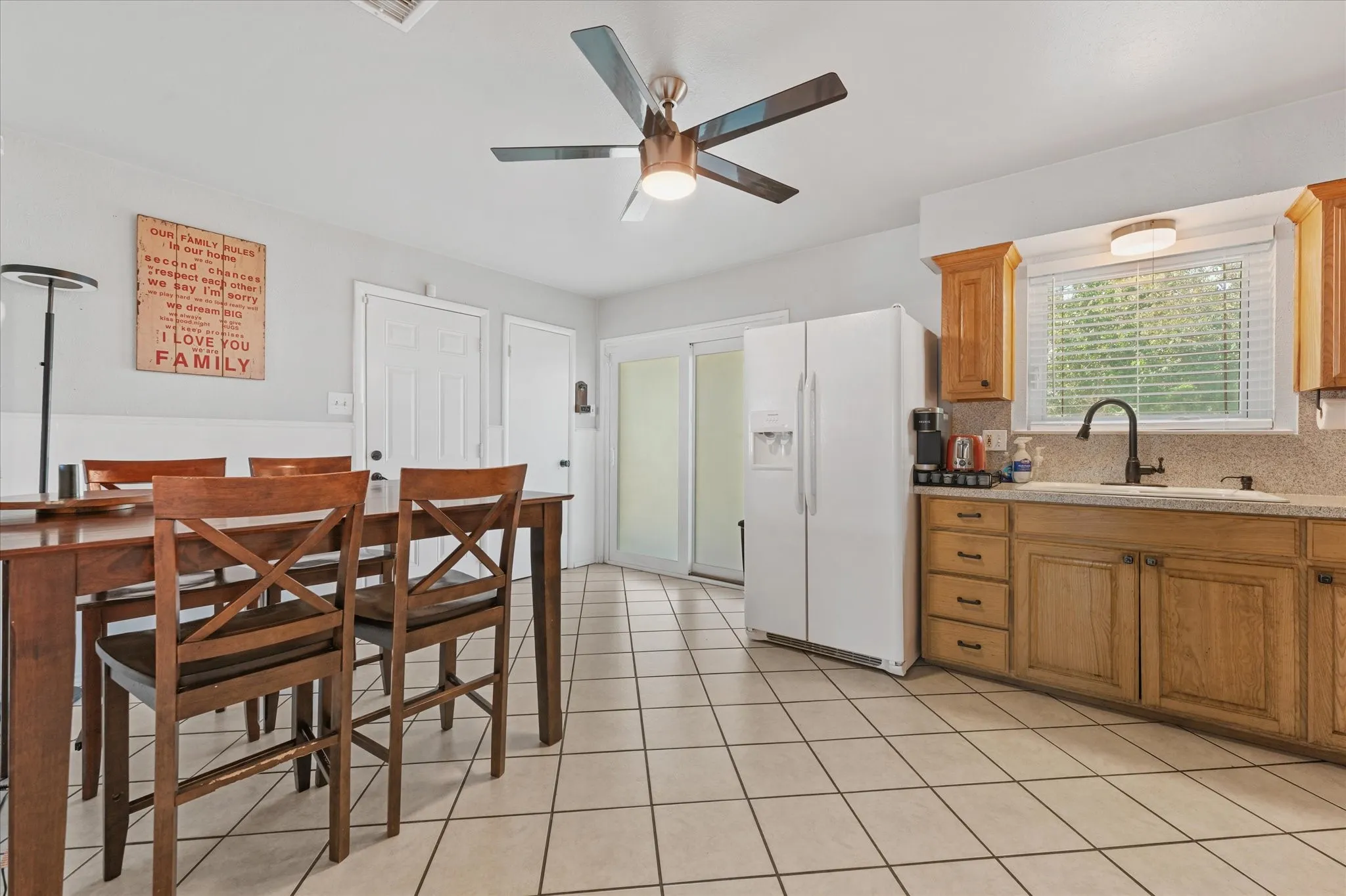 Single Family Residence For Sale in Tarrant County , 5733 Hanson Drive, Watauga, Texas 76148, 3 Bedroom, 2 Bathroom, 1 Garage spaces, 1,047 Sqft, built in 1964, mls#21349862, Real Estate Agent in Watauga, Homes For Sale in Tarrant county, Homes For Sale in Watauga, Realtor in Watauga Texas, Real Estate Brokerage Independent Realty Texas, Luminita Cordes Realtor