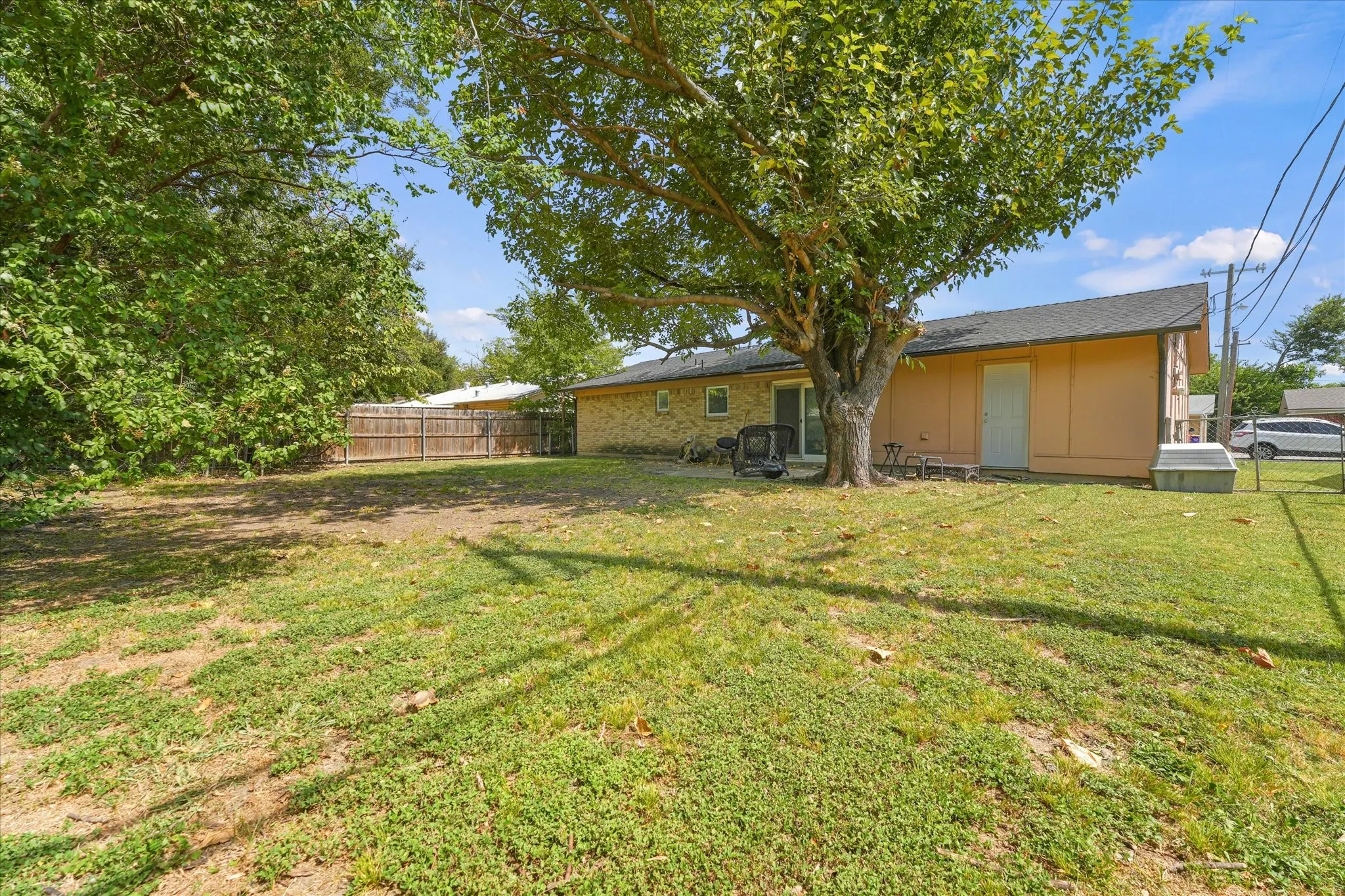 Single Family Residence For Sale in Tarrant County , 5733 Hanson Drive, Watauga, Texas 76148, 3 Bedroom, 2 Bathroom, 1 Garage spaces, 1,047 Sqft, built in 1964, mls#21349862, Real Estate Agent in Watauga, Homes For Sale in Tarrant county, Homes For Sale in Watauga, Realtor in Watauga Texas, Real Estate Brokerage Independent Realty Texas, Luminita Cordes Realtor