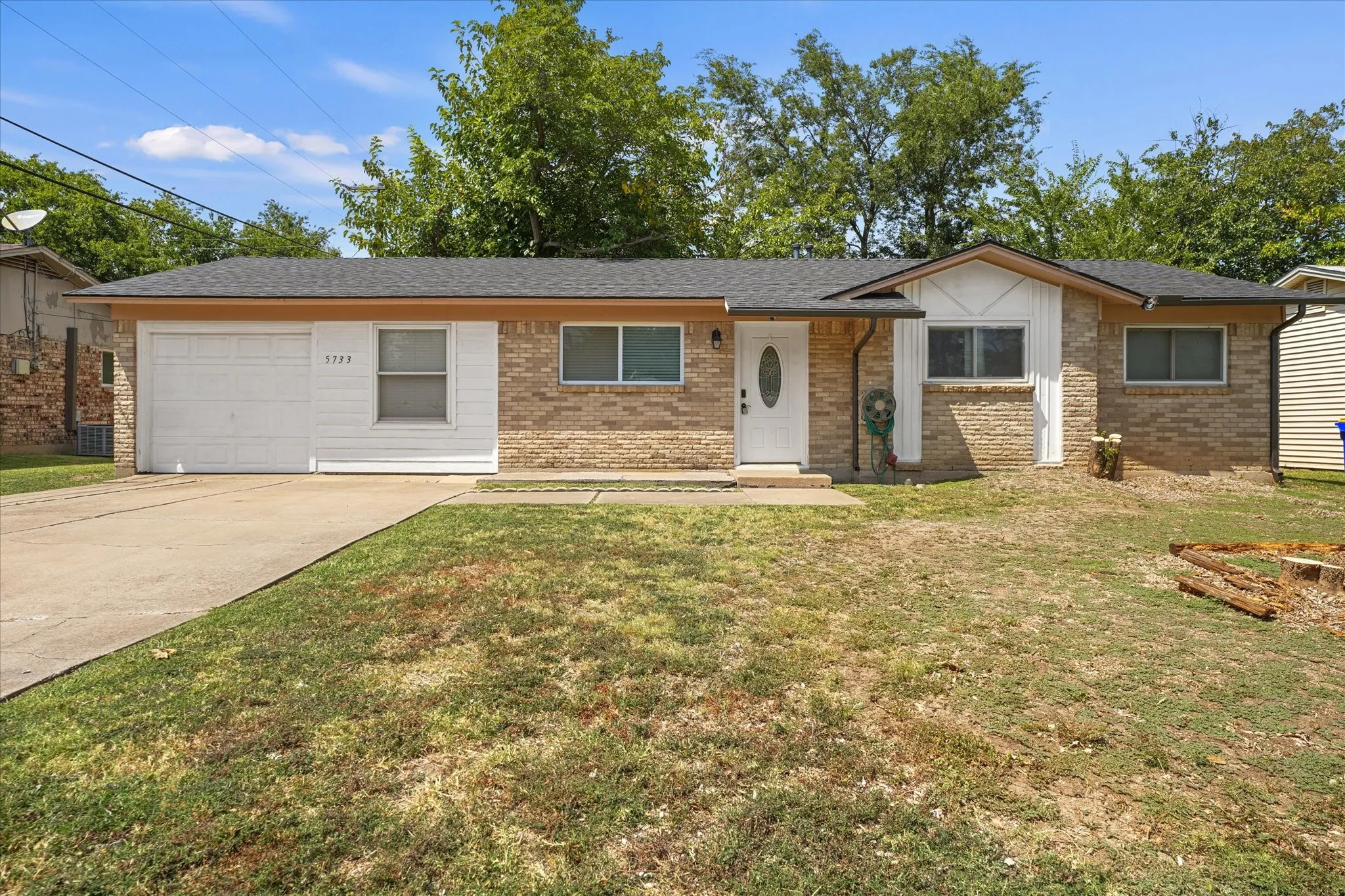 Single Family Residence For Sale in Tarrant County , 5733 Hanson Drive, Watauga, Texas 76148, 3 Bedroom, 2 Bathroom, 1 Garage spaces, 1,047 Sqft, built in 1964, mls#21349862, Real Estate Agent in Watauga, Homes For Sale in Tarrant county, Homes For Sale in Watauga, Realtor in Watauga Texas, Real Estate Brokerage Independent Realty Texas, Luminita Cordes Realtor
