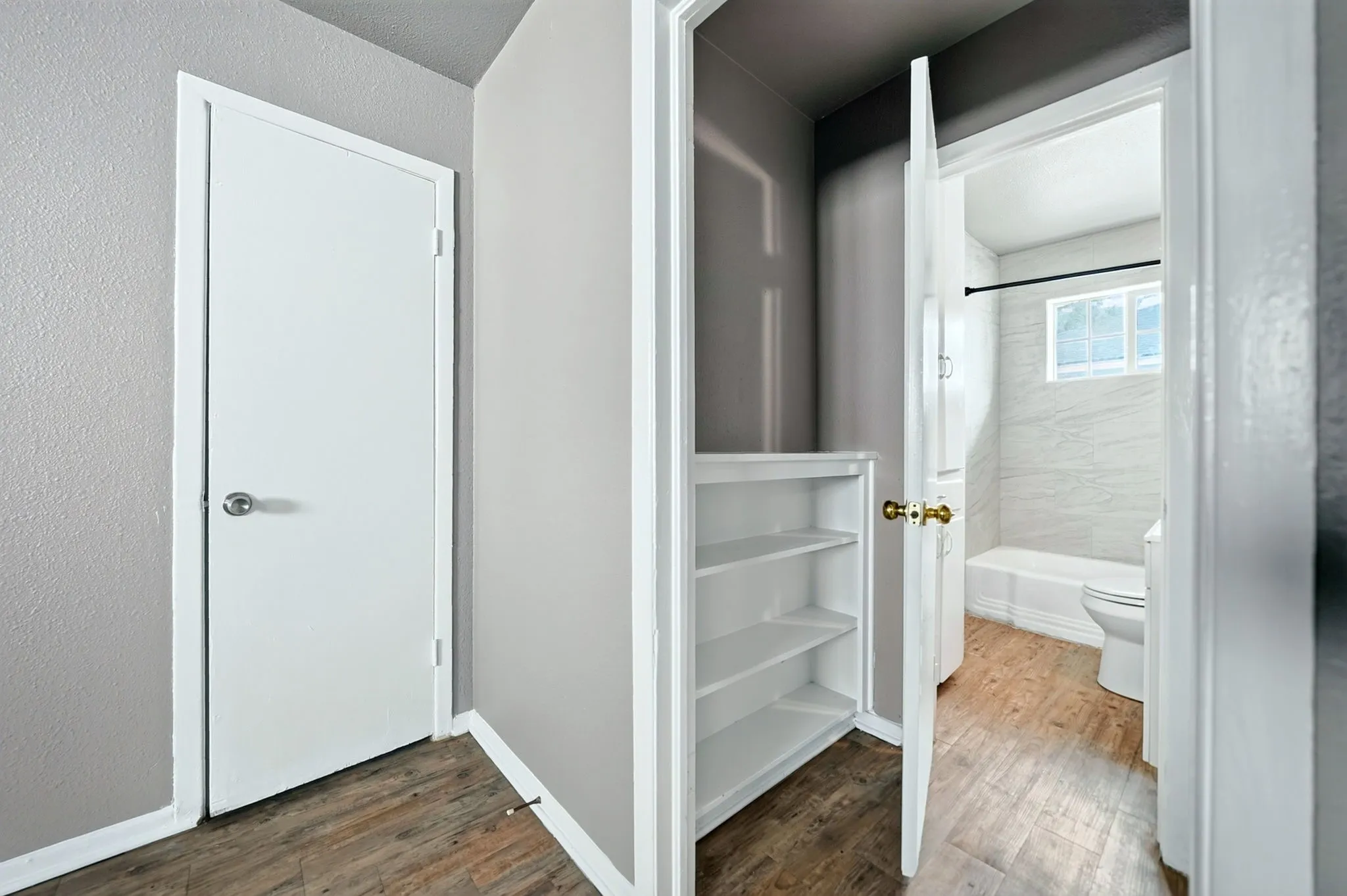 Apartment For Rent in Dallas County , 1417 Bennett Avenue G, Dallas, Texas 75206, 1 Bedroom, 1 Bathroom, Garage spaces, 600 Sqft, built in 1957, mls#21353522, Real Estate Agent in Dallas, Homes For Rent in Dallas county, Homes For Rent in Dallas, Realtor in Dallas Texas, Real Estate Brokerage Independent Realty Texas, Luminita Cordes Realtor