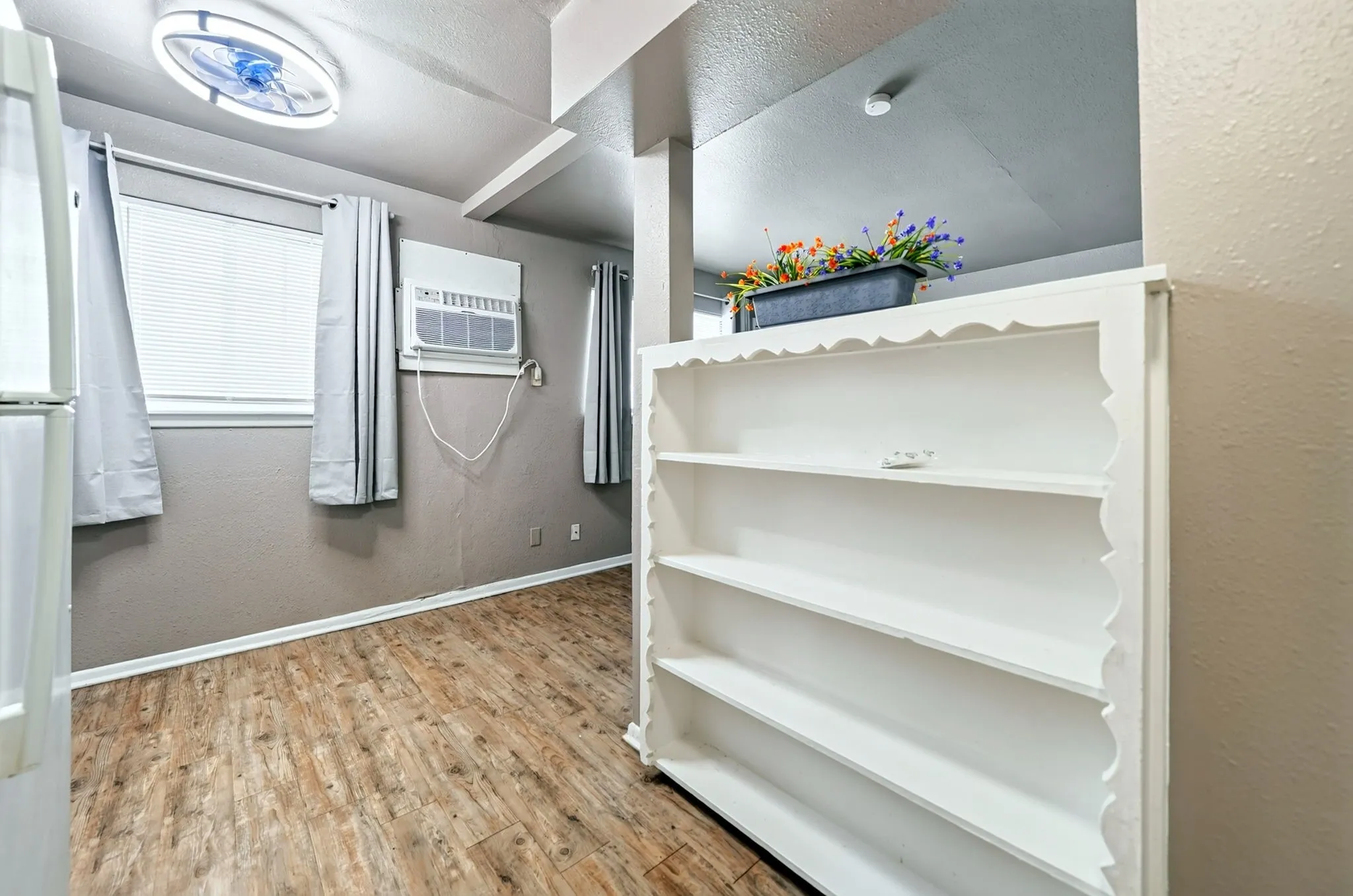 Apartment For Rent in Dallas County , 1417 Bennett Avenue G, Dallas, Texas 75206, 1 Bedroom, 1 Bathroom, Garage spaces, 600 Sqft, built in 1957, mls#21353522, Real Estate Agent in Dallas, Homes For Rent in Dallas county, Homes For Rent in Dallas, Realtor in Dallas Texas, Real Estate Brokerage Independent Realty Texas, Luminita Cordes Realtor