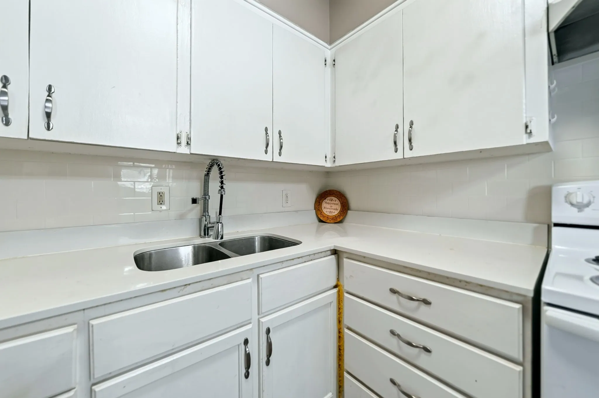 Apartment For Rent in Dallas County , 1417 Bennett Avenue G, Dallas, Texas 75206, 1 Bedroom, 1 Bathroom, Garage spaces, 600 Sqft, built in 1957, mls#21353522, Real Estate Agent in Dallas, Homes For Rent in Dallas county, Homes For Rent in Dallas, Realtor in Dallas Texas, Real Estate Brokerage Independent Realty Texas, Luminita Cordes Realtor