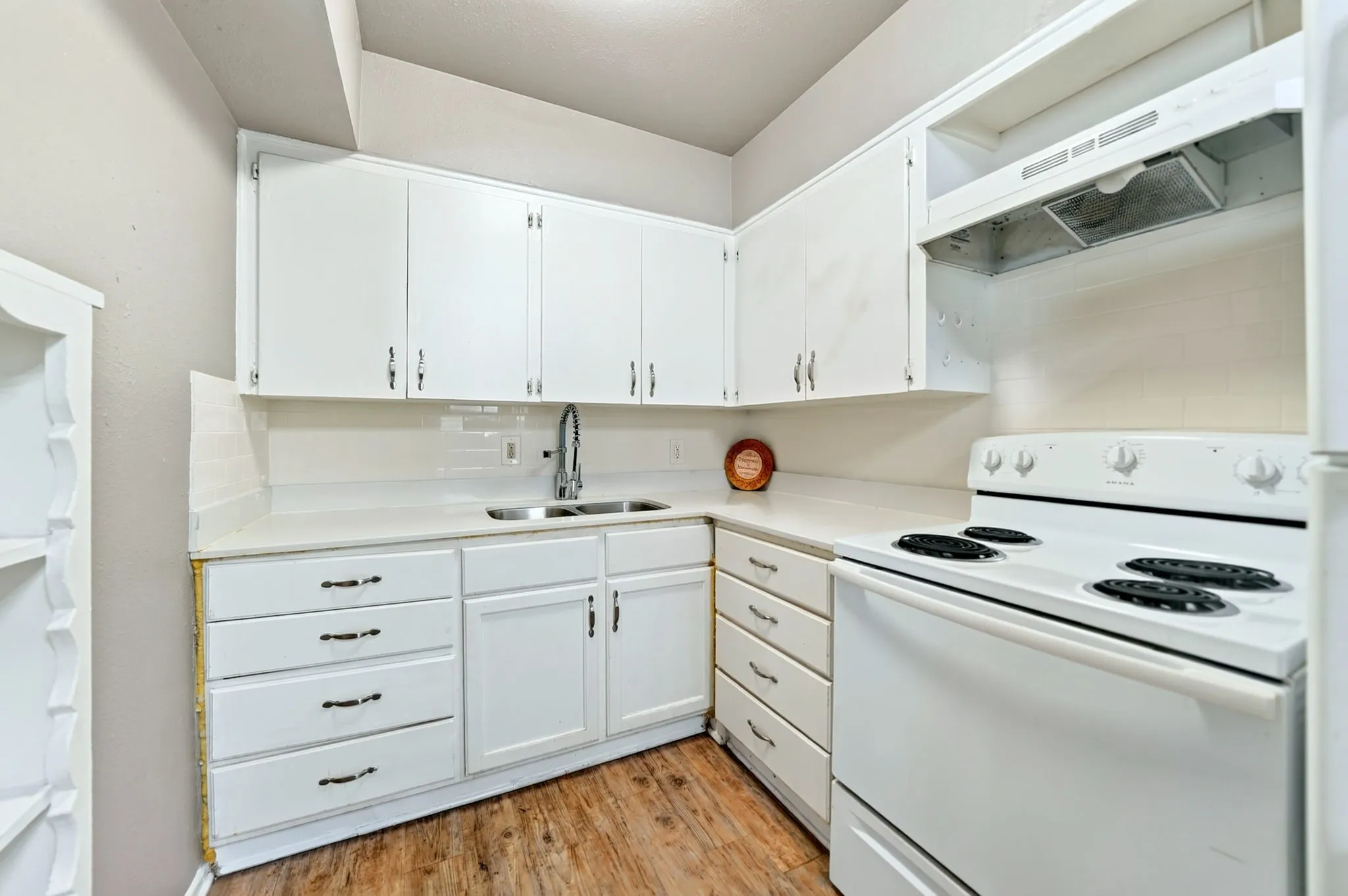 Apartment For Rent in Dallas County , 1417 Bennett Avenue G, Dallas, Texas 75206, 1 Bedroom, 1 Bathroom, Garage spaces, 600 Sqft, built in 1957, mls#21353522, Real Estate Agent in Dallas, Homes For Rent in Dallas county, Homes For Rent in Dallas, Realtor in Dallas Texas, Real Estate Brokerage Independent Realty Texas, Luminita Cordes Realtor
