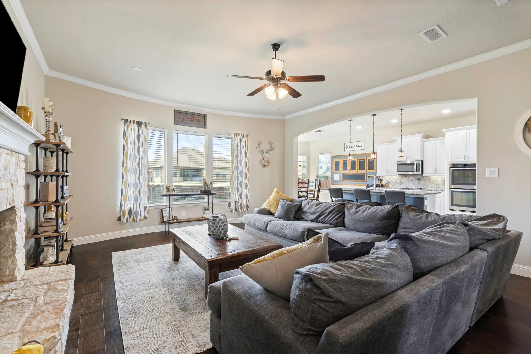 Single Family Residence For Sale in Parker County , 1544 Signature Drive, Weatherford, Texas 76087, 4 Bedroom, 4 Bathroom, 2 Garage spaces, 3,372 Sqft, built in 2017, mls#21353499, Real Estate Agent in Weatherford, Homes For Sale in Parker county, Homes For Sale in Weatherford, Realtor in Weatherford Texas, Real Estate Brokerage Independent Realty Texas, Luminita Cordes Realtor