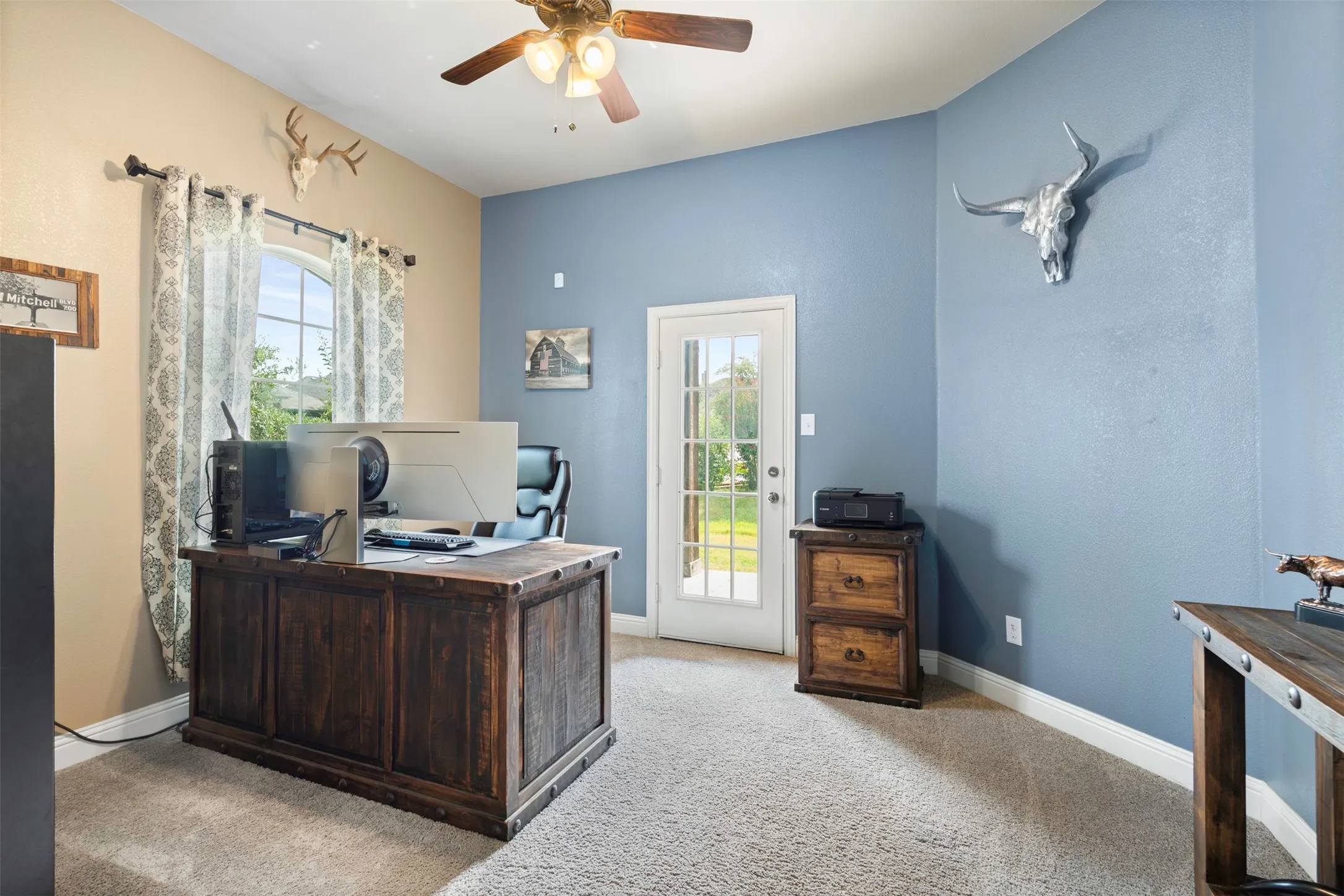 Single Family Residence For Sale in Parker County , 1544 Signature Drive, Weatherford, Texas 76087, 4 Bedroom, 4 Bathroom, 2 Garage spaces, 3,372 Sqft, built in 2017, mls#21353499, Real Estate Agent in Weatherford, Homes For Sale in Parker county, Homes For Sale in Weatherford, Realtor in Weatherford Texas, Real Estate Brokerage Independent Realty Texas, Luminita Cordes Realtor