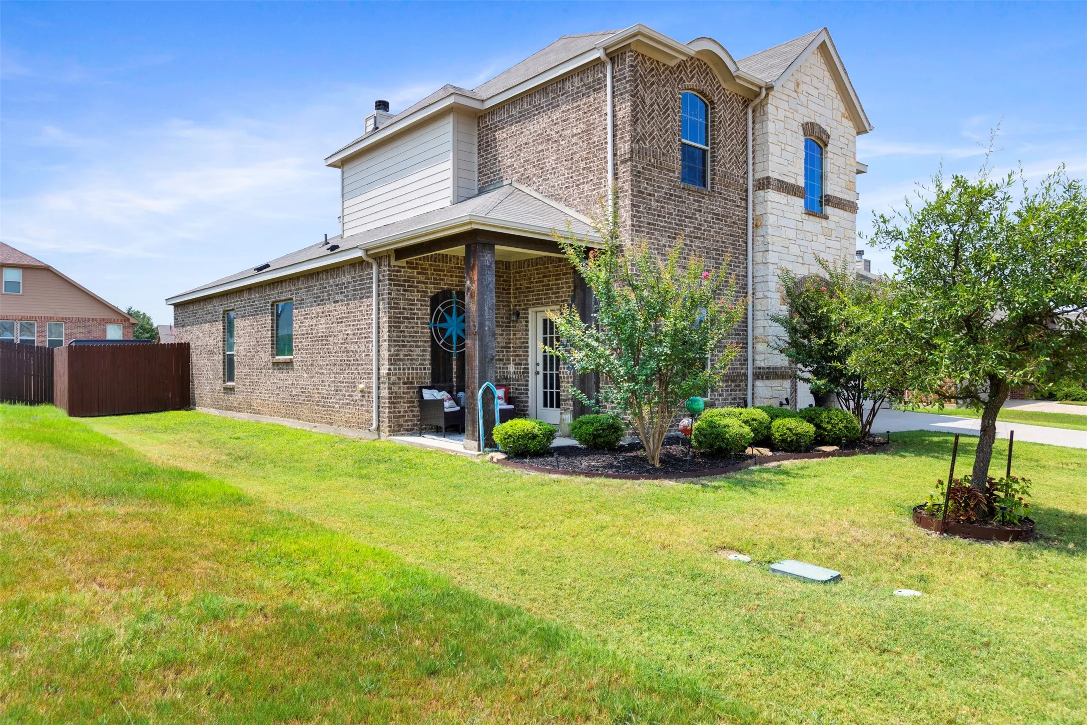 Single Family Residence For Sale in Parker County , 1544 Signature Drive, Weatherford, Texas 76087, 4 Bedroom, 4 Bathroom, 2 Garage spaces, 3,372 Sqft, built in 2017, mls#21353499, Real Estate Agent in Weatherford, Homes For Sale in Parker county, Homes For Sale in Weatherford, Realtor in Weatherford Texas, Real Estate Brokerage Independent Realty Texas, Luminita Cordes Realtor