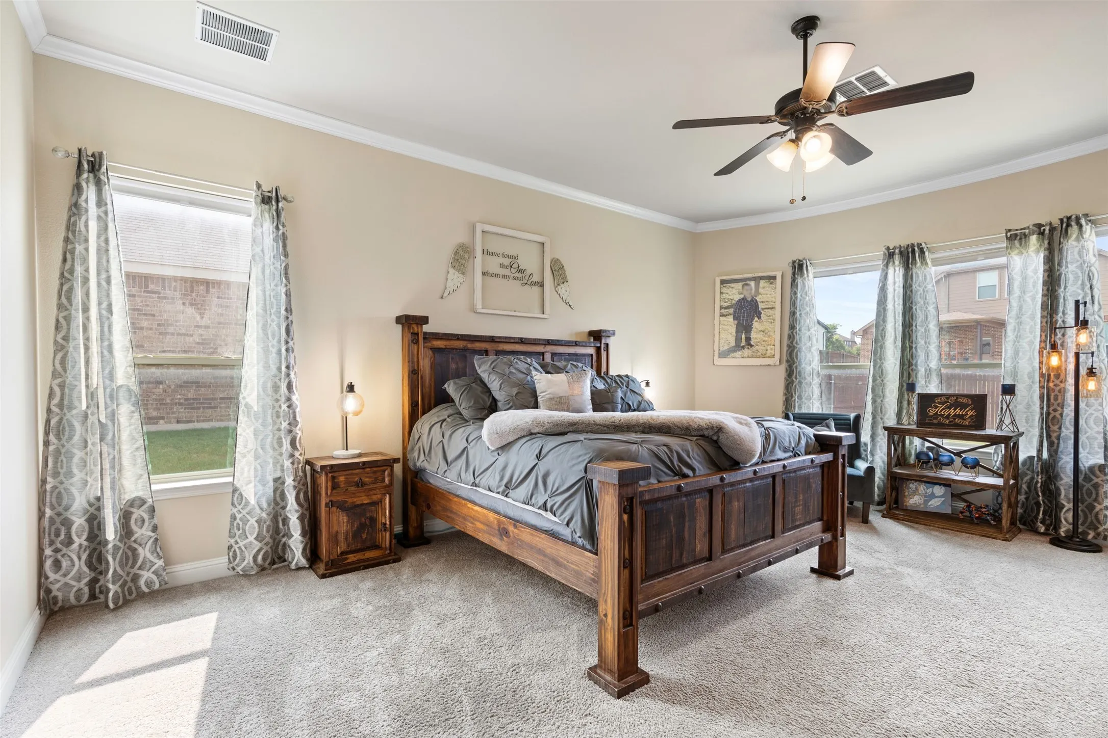 Single Family Residence For Sale in Parker County , 1544 Signature Drive, Weatherford, Texas 76087, 4 Bedroom, 4 Bathroom, 2 Garage spaces, 3,372 Sqft, built in 2017, mls#21353499, Real Estate Agent in Weatherford, Homes For Sale in Parker county, Homes For Sale in Weatherford, Realtor in Weatherford Texas, Real Estate Brokerage Independent Realty Texas, Luminita Cordes Realtor