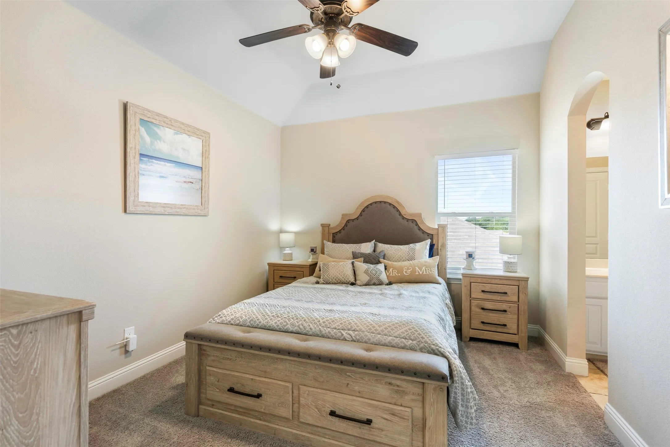 Single Family Residence For Sale in Parker County , 1544 Signature Drive, Weatherford, Texas 76087, 4 Bedroom, 4 Bathroom, 2 Garage spaces, 3,372 Sqft, built in 2017, mls#21353499, Real Estate Agent in Weatherford, Homes For Sale in Parker county, Homes For Sale in Weatherford, Realtor in Weatherford Texas, Real Estate Brokerage Independent Realty Texas, Luminita Cordes Realtor