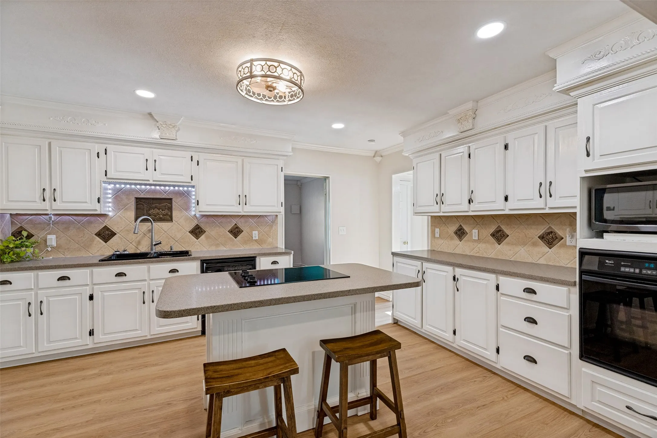 Single Family Residence For Rent in Collin County , 1020 Winningkoff Road, Lucas, Texas 75002, 4 Bedroom, 2 Bathroom, 3 Garage spaces, 2,025 Sqft, built in 1955, mls#21352558, Real Estate Agent in Lucas, Homes For Rent in Collin county, Homes For Rent in Lucas, Realtor in Lucas Texas, Real Estate Brokerage Independent Realty Texas, Luminita Cordes Realtor