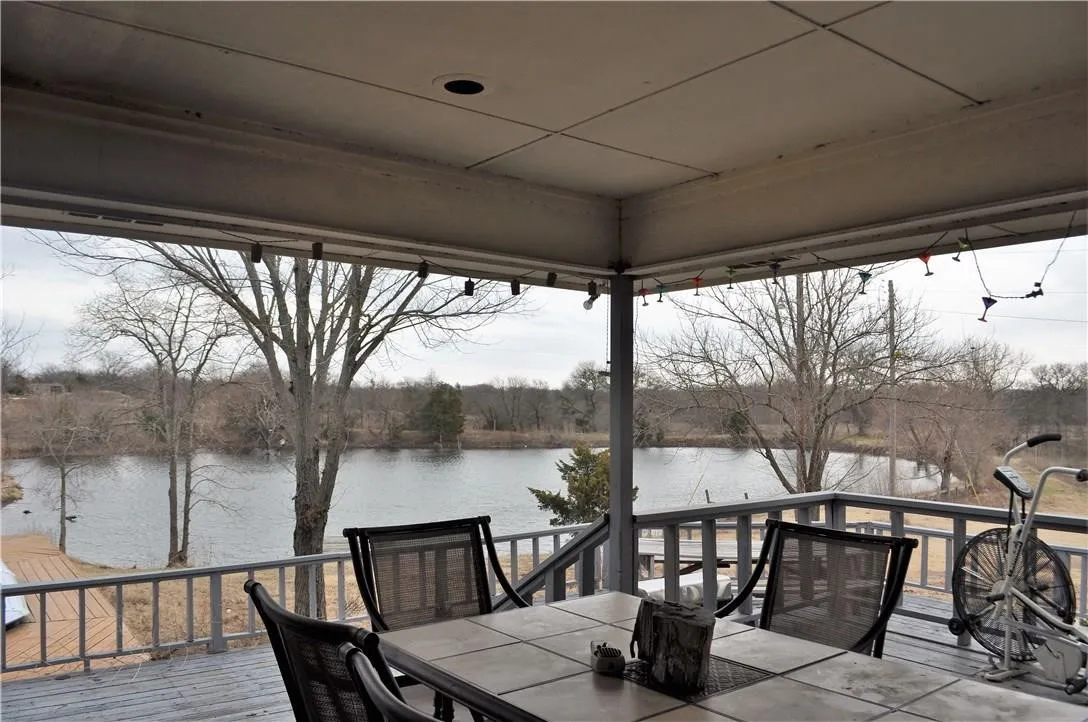 Single Family Residence For Rent in Ellis County , 2650 Fm 983, Red Oak, Texas 75125, 3 Bedrooms, 3 Bathrooms, 2 Garage spaces, 2,089 Sqft, built in 1984, Price $3,000, mls#21353136, Real Estate Agent in Red Oak, Homes For Rent in Ellis county, Homes For Rent in Red Oak, Realtor in Red Oak Texas, Real Estate Brokerage Independent Realty Texas, Luminita Cordes Realtor