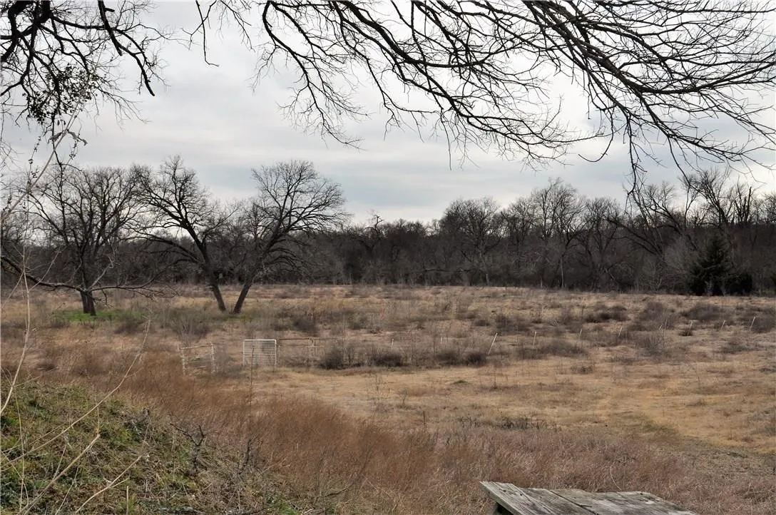Single Family Residence For Rent in Ellis County , 2650 Fm 983, Red Oak, Texas 75125, 3 Bedrooms, 3 Bathrooms, 2 Garage spaces, 2,089 Sqft, built in 1984, Price $3,000, mls#21353136, Real Estate Agent in Red Oak, Homes For Rent in Ellis county, Homes For Rent in Red Oak, Realtor in Red Oak Texas, Real Estate Brokerage Independent Realty Texas, Luminita Cordes Realtor